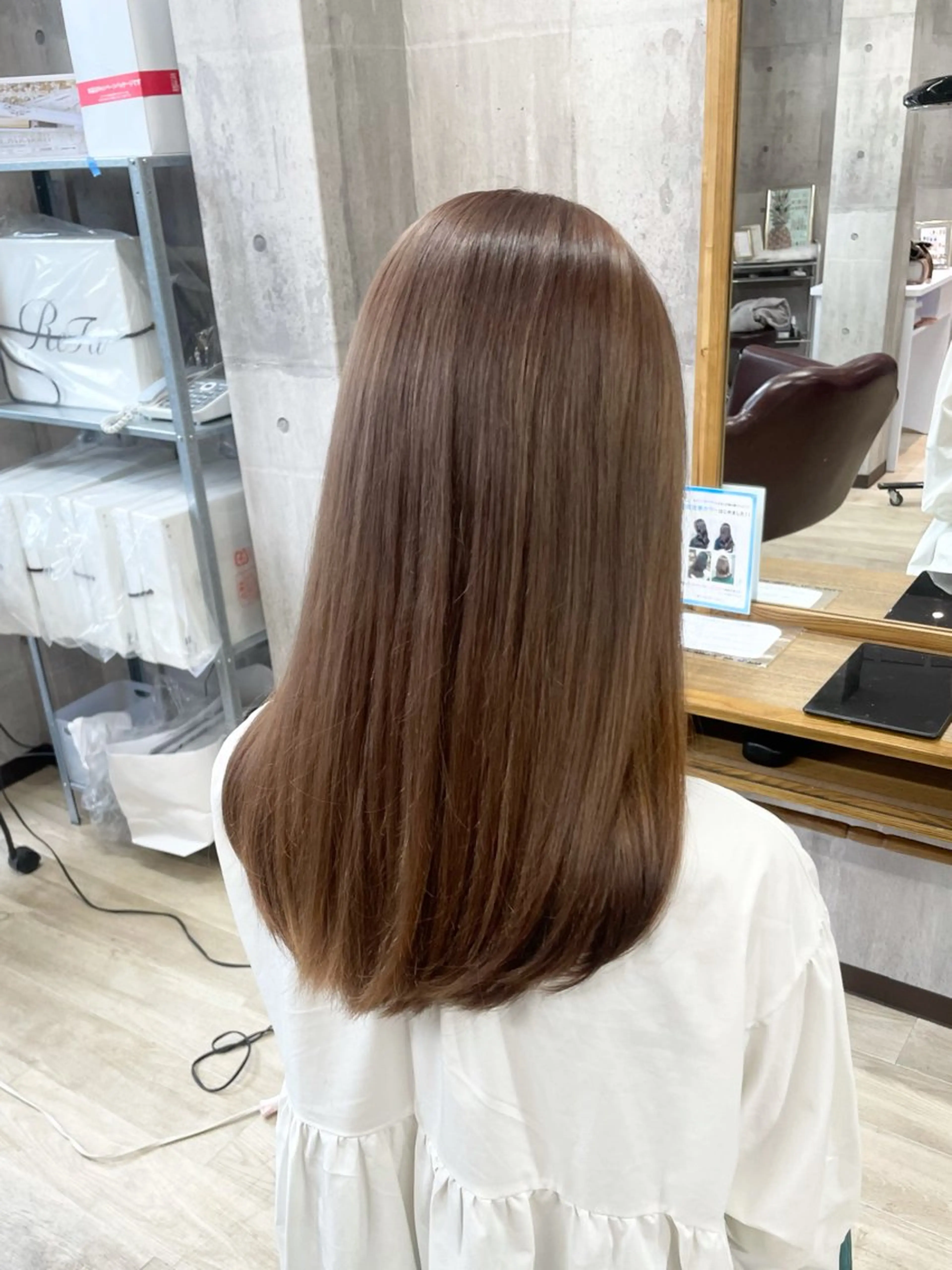 プレミアム艶カラー+薬剤除去￥4400の写真