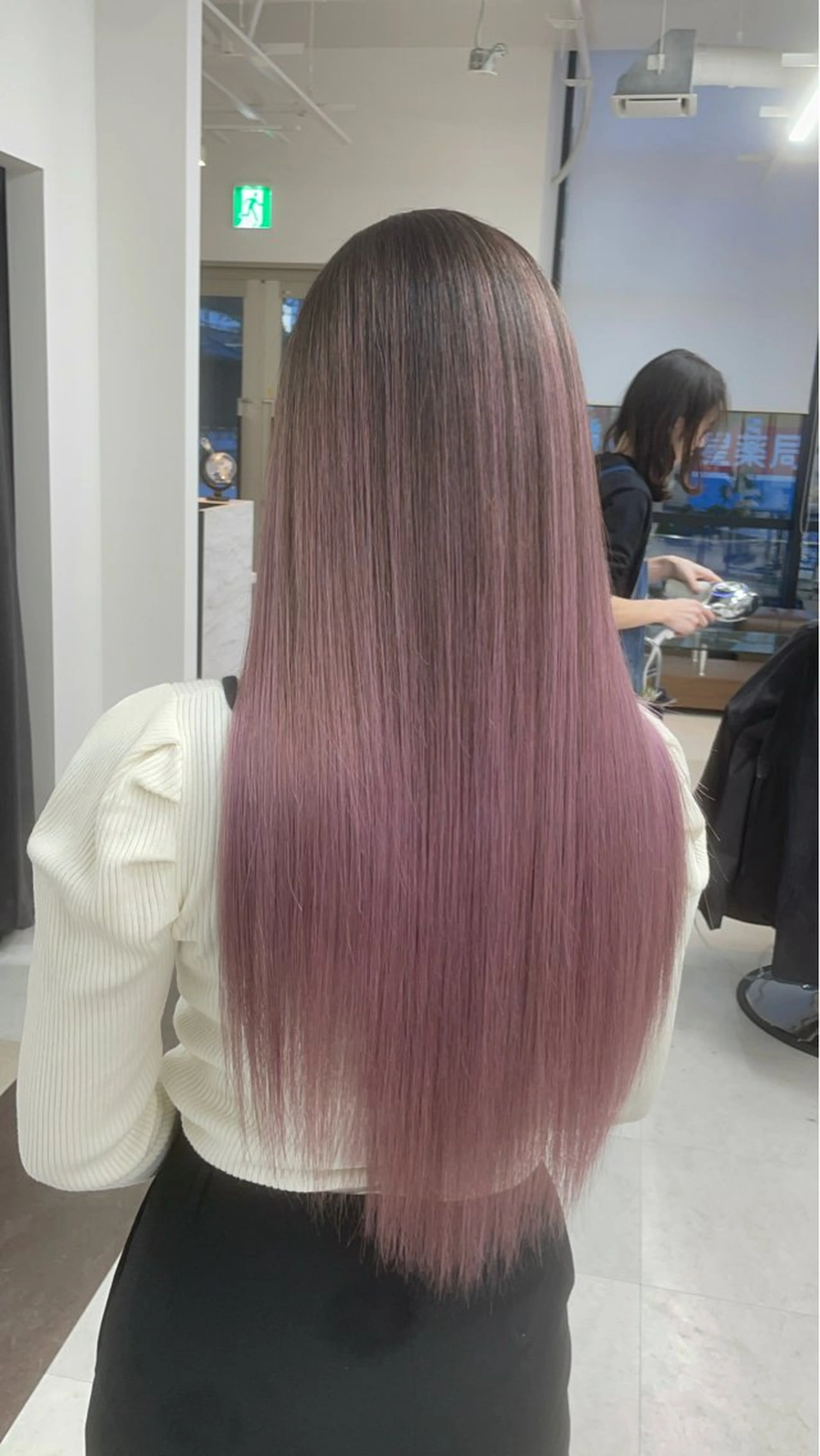 セミロング カラー ヘアカラー トリートメント B.Chance カラーリスト　ペーのヘアスタイル