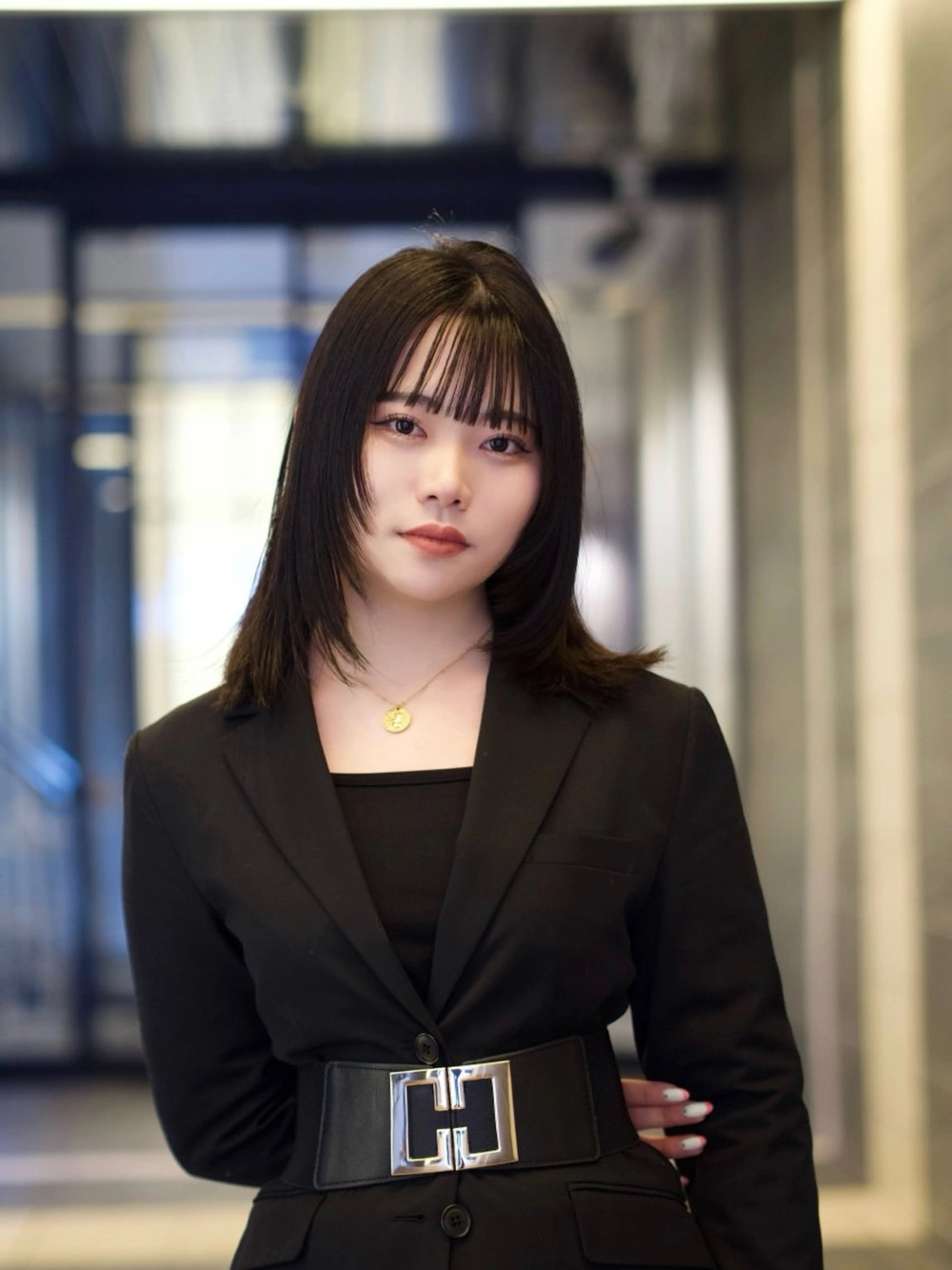 ミディアム 小顔カット トリートメント ウルフカット カット ウルフとデザイン カラーの神のヘアスタイル