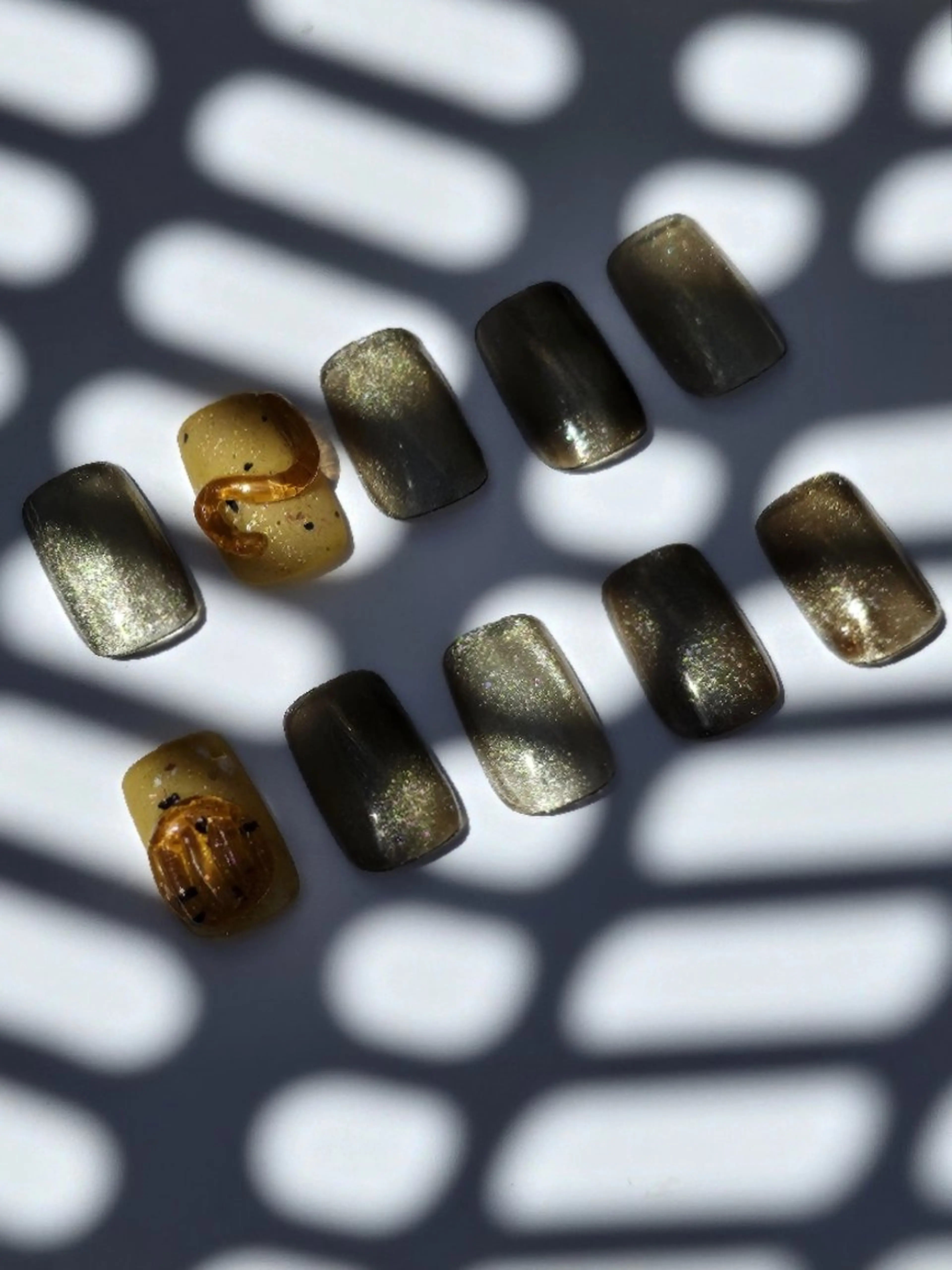 ネイル ジェルネイル マグネットネイル ハンドネイル emust.nail   のネイルデザイン