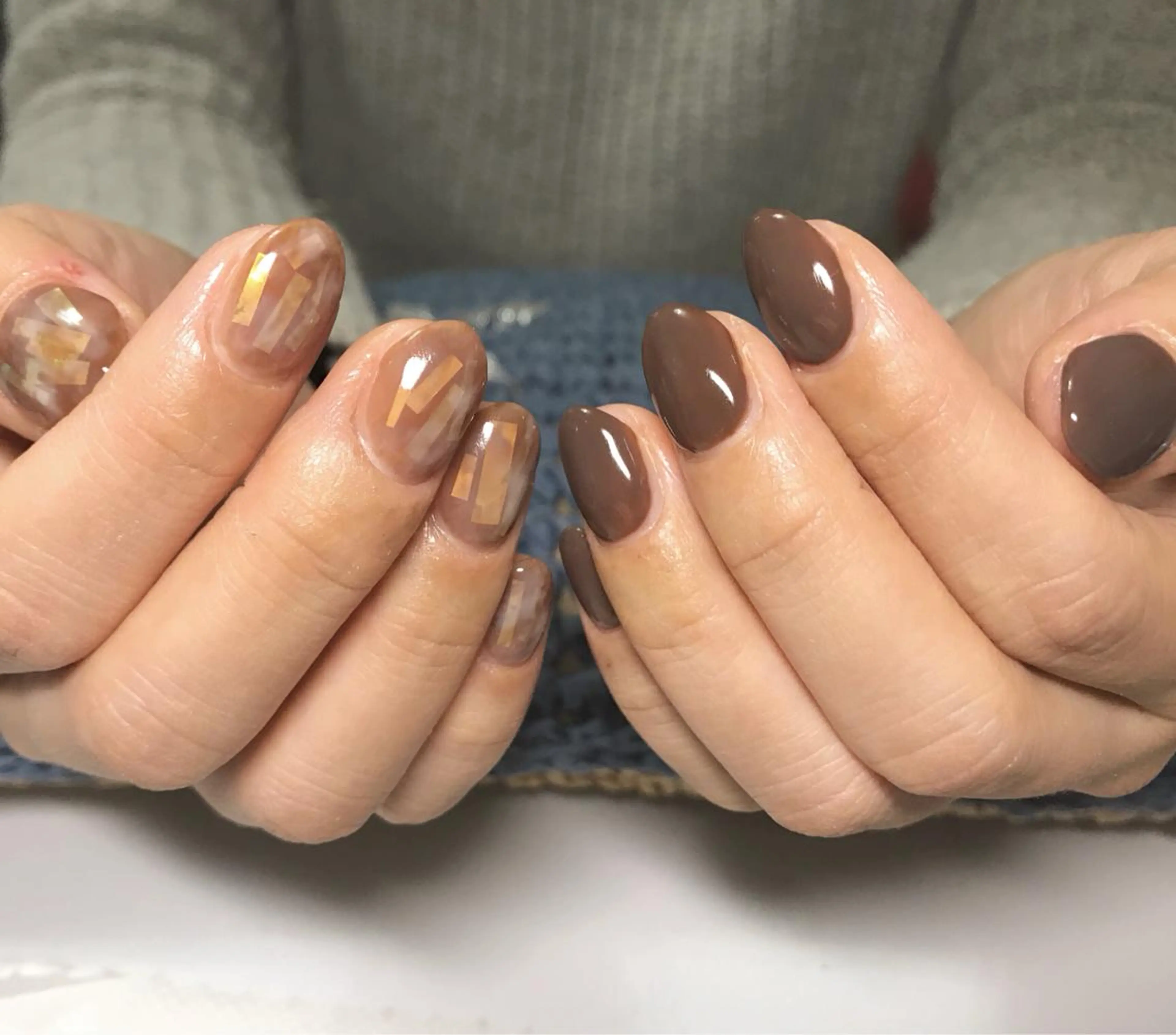 ネイル ブラウン フットネイル シンプルネイル 春ネイル ホワイト ネイル フフラ所属・nail fufla ♡yamane♡のネイルデザイン