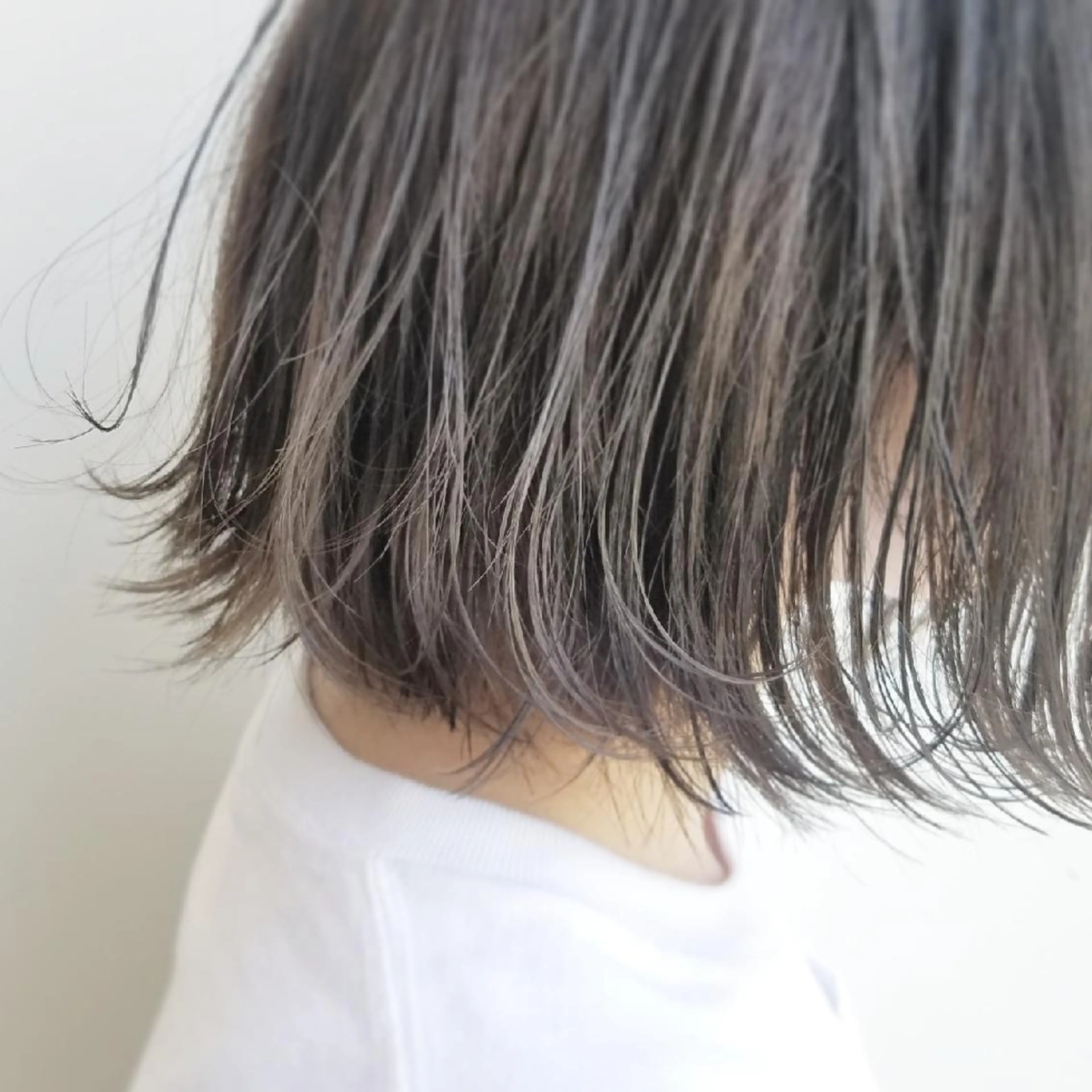 ミディアム カラー パーマ ヘアアレンジ アッシュ アッシュグレー アッシュグレージュ グレージュ ミント iplus✴ まつげ、眉毛、耳つぼのマツエク・マツパデザイン