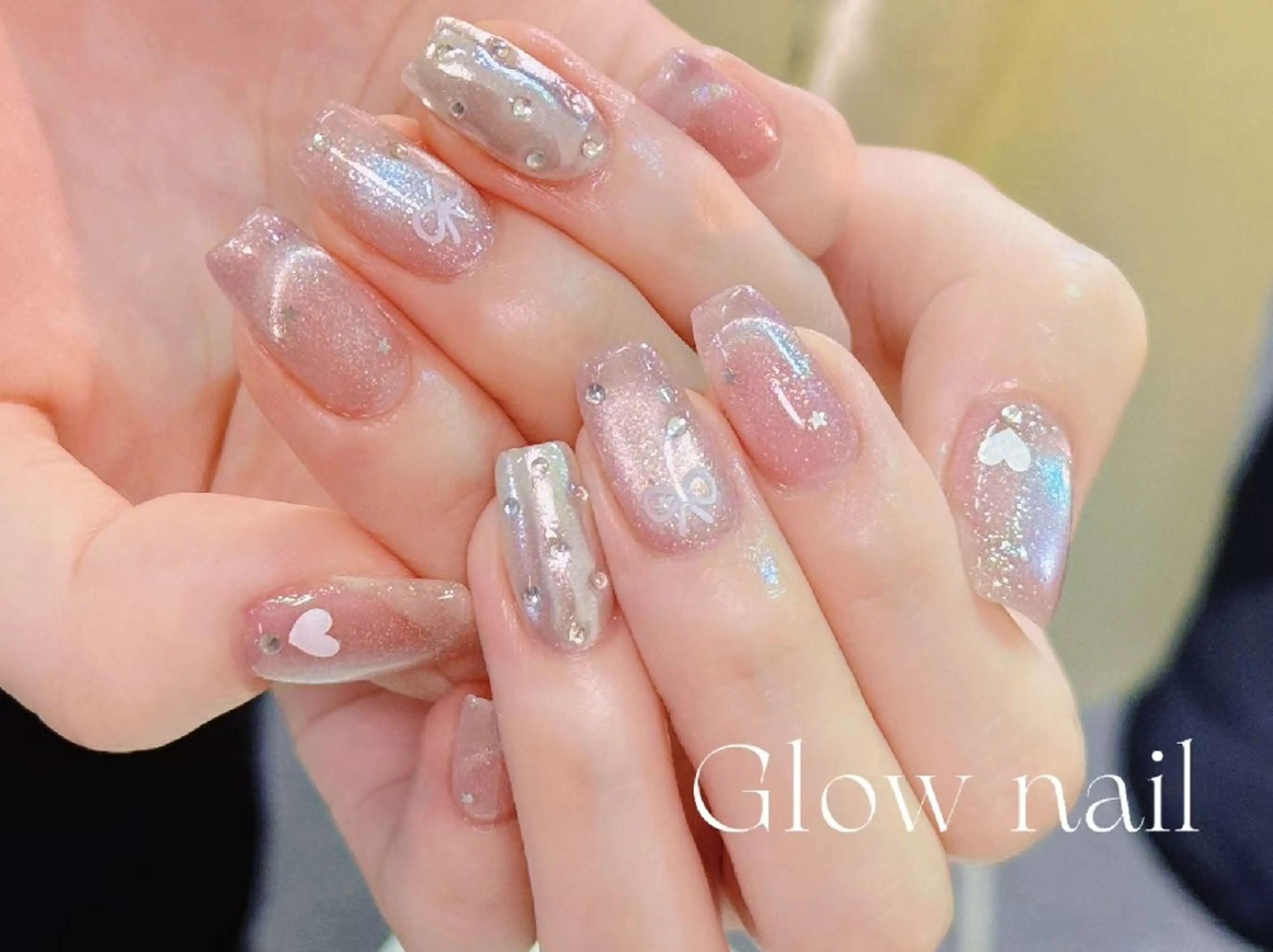 ネイル ハンドネイル グロー ネイルのネイルデザイン