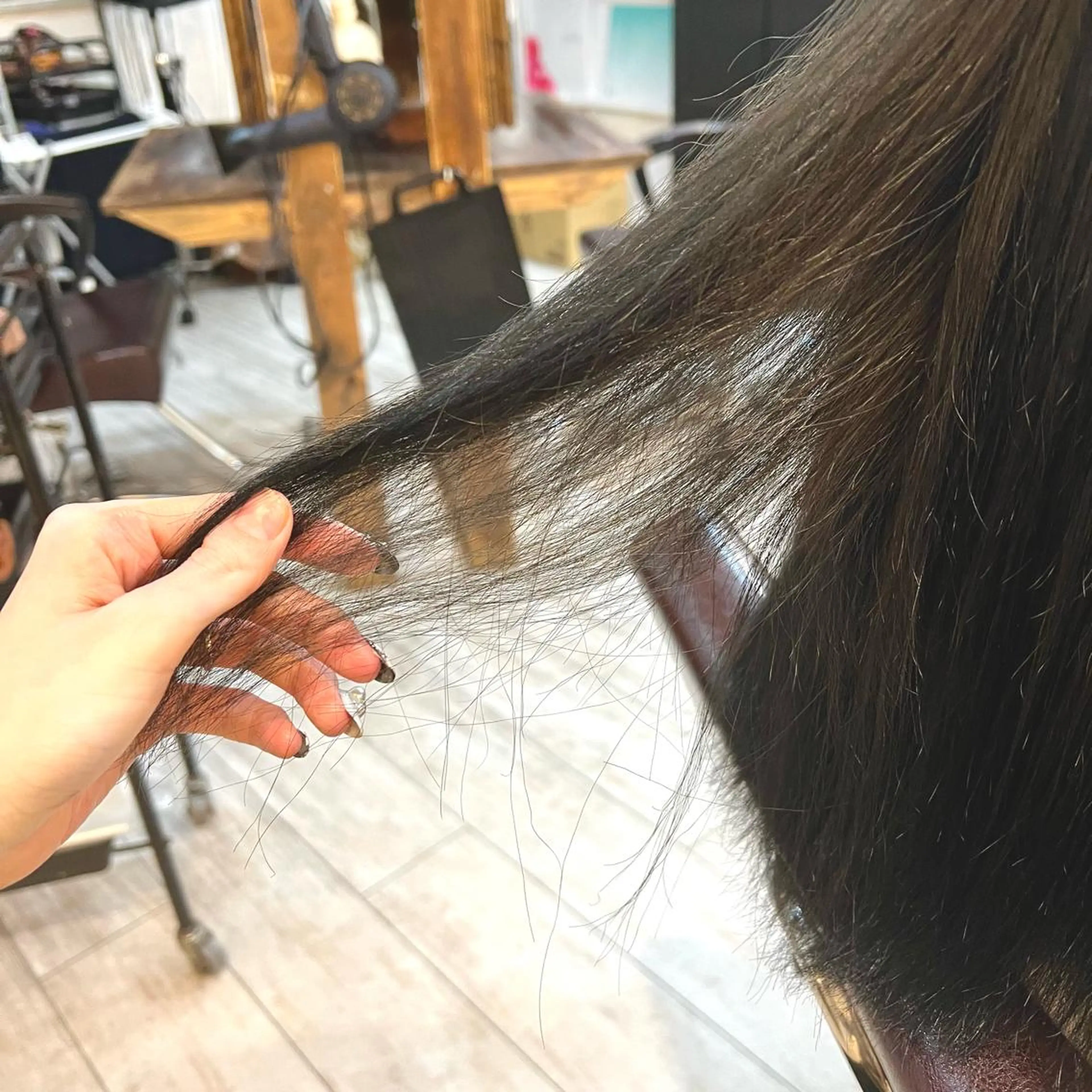 カラー 吉田 悠乃のヘアスタイル