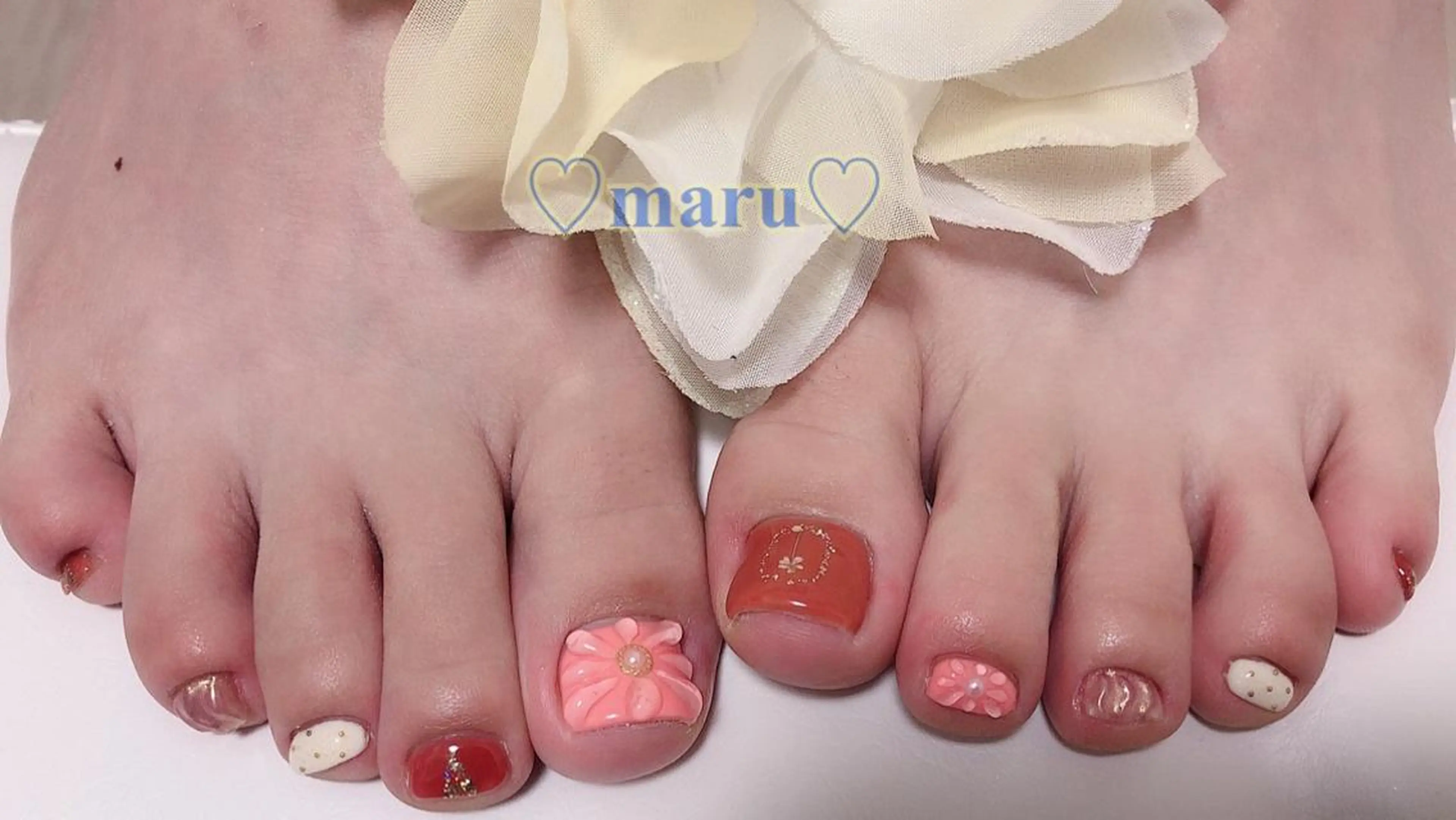 ネイル ハンドネイル フットネイル まるみ ♡のネイルデザイン