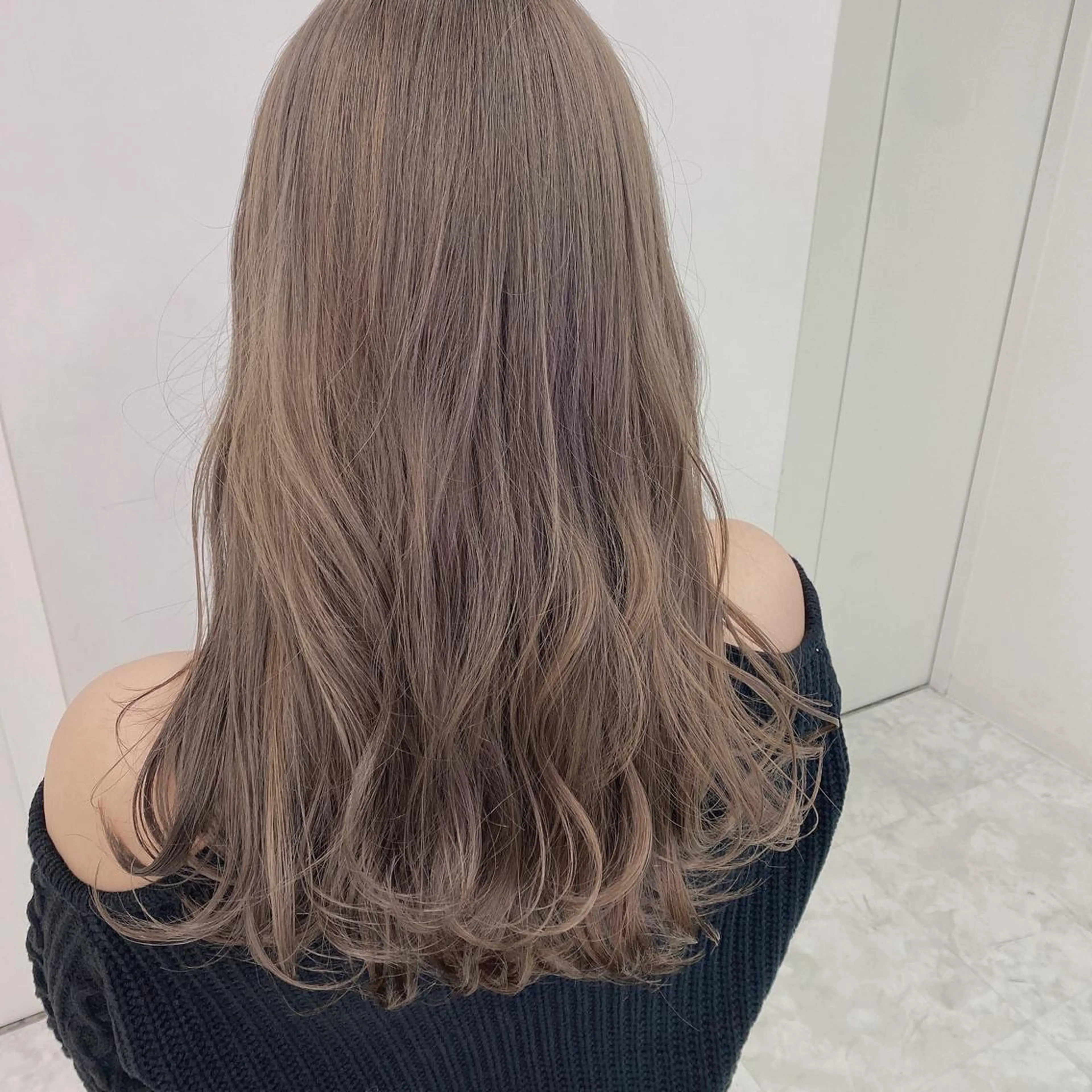 セミロング カラー ヘアアレンジ ネイル マツエク・マツパ ベージュグレージュ 💕しゅーじ💕のヘアスタイル