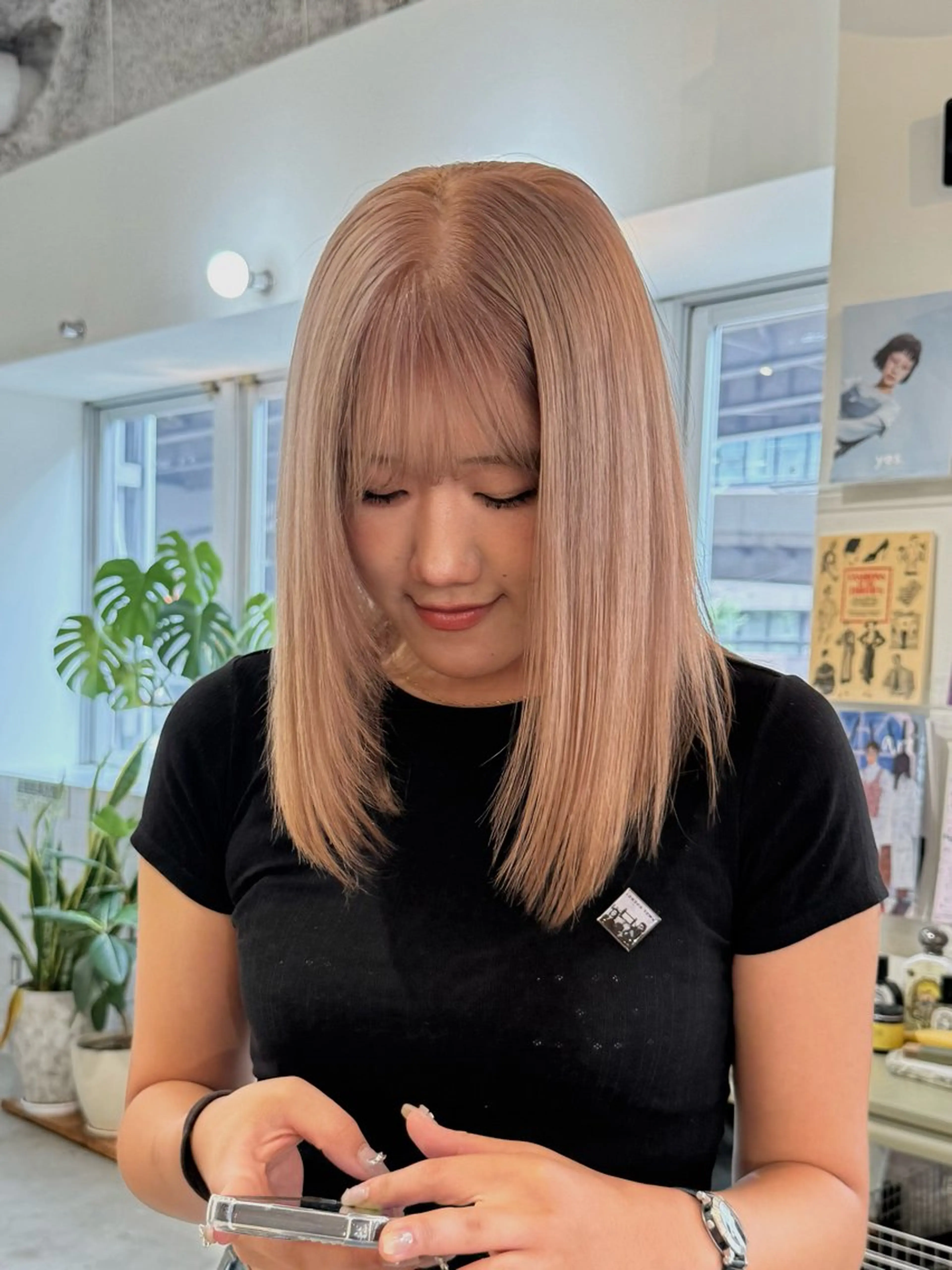 セミロング maruquee de mashu所属・モモコ/ブリーチ/ ミルクティカラーのヘアスタイル