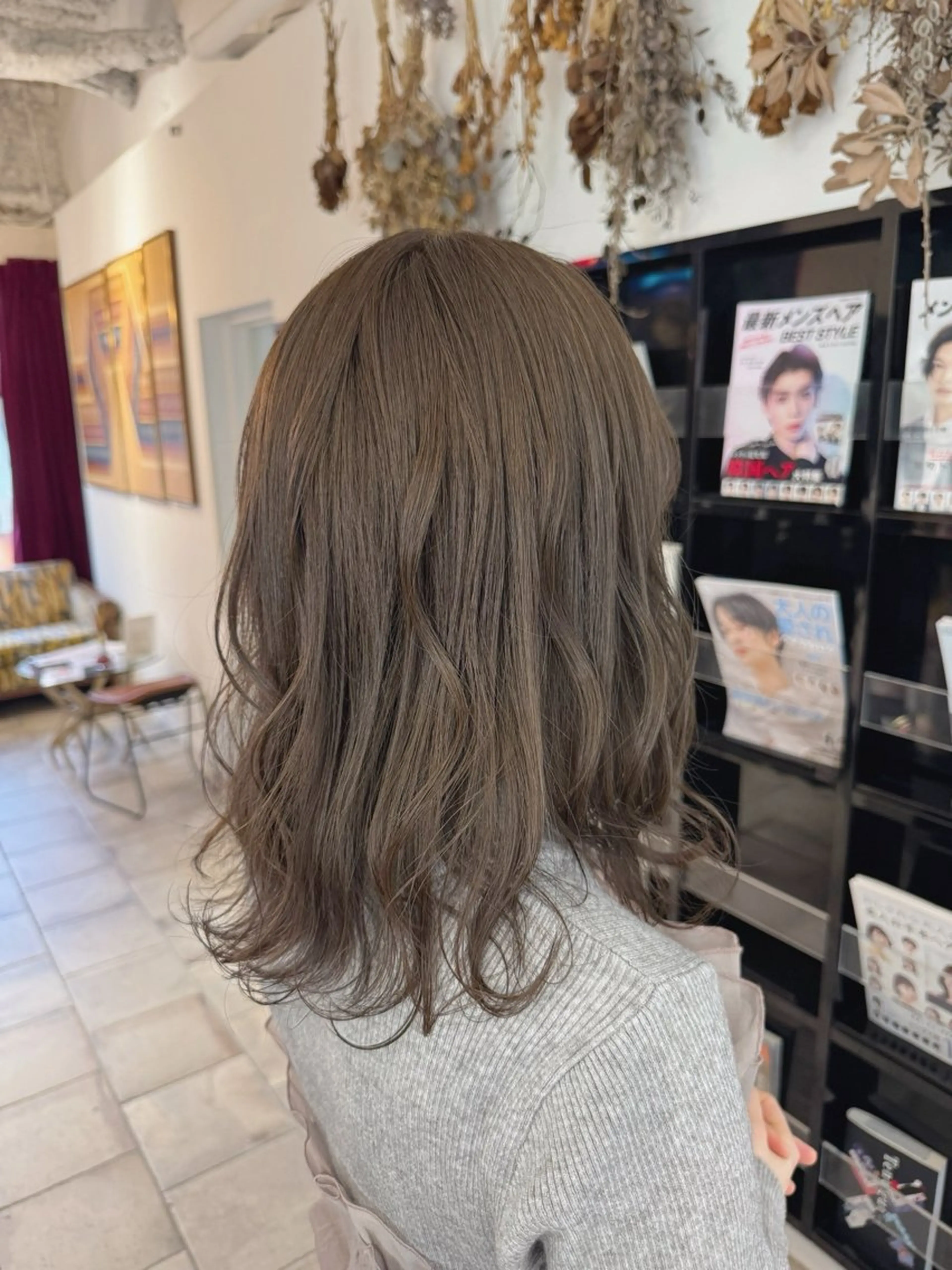 セミロング カラー ブリーチ ブリーチなしカラー ヘアカラー トリートメント 🍒新家 さくら🍒のヘアスタイル
