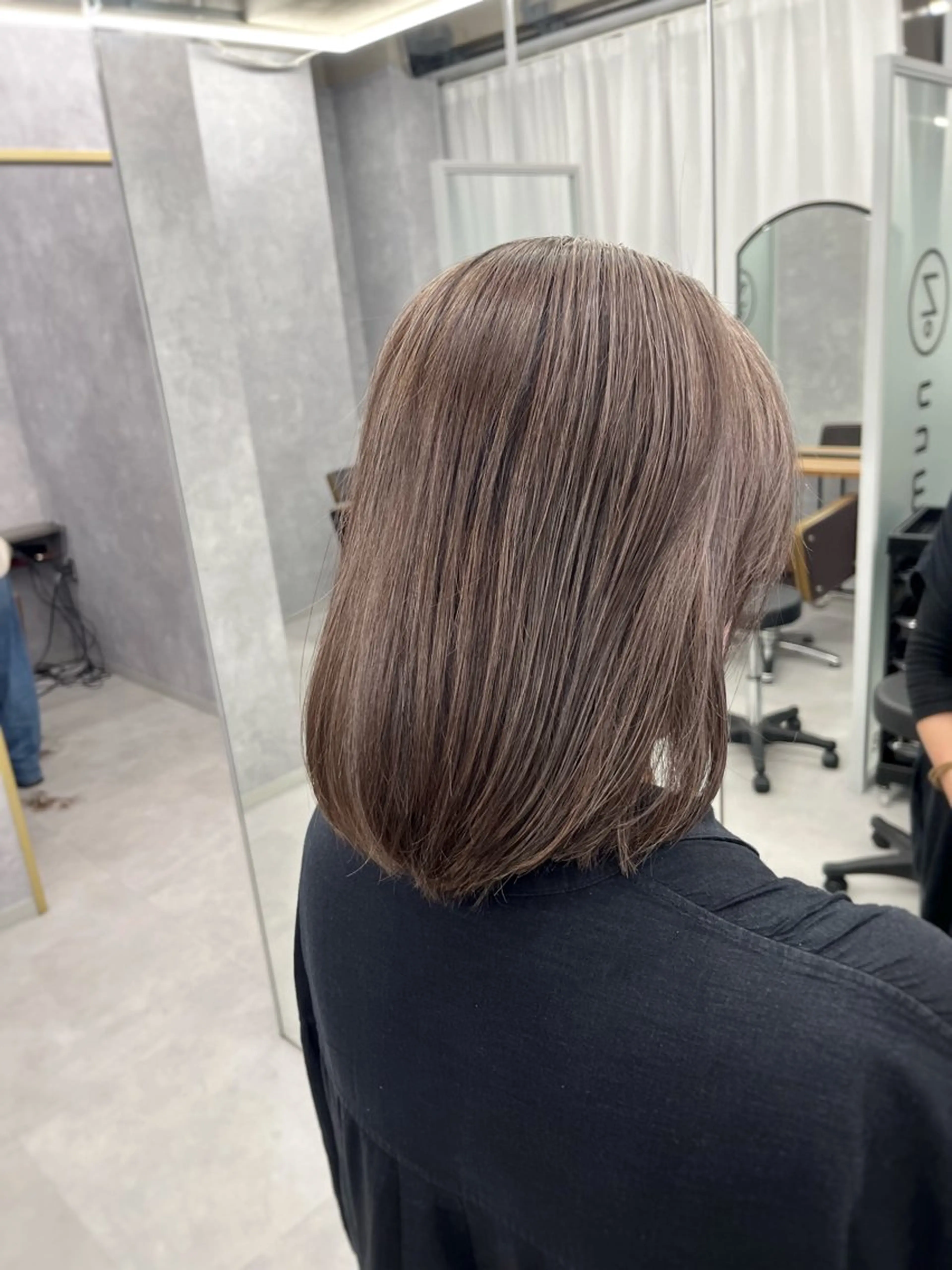 ミディアム カラー ベージュカラー 透明感カラー ハイライトカラー ハイライト yuri🌼 NUMBER 天王寺のヘアスタイル