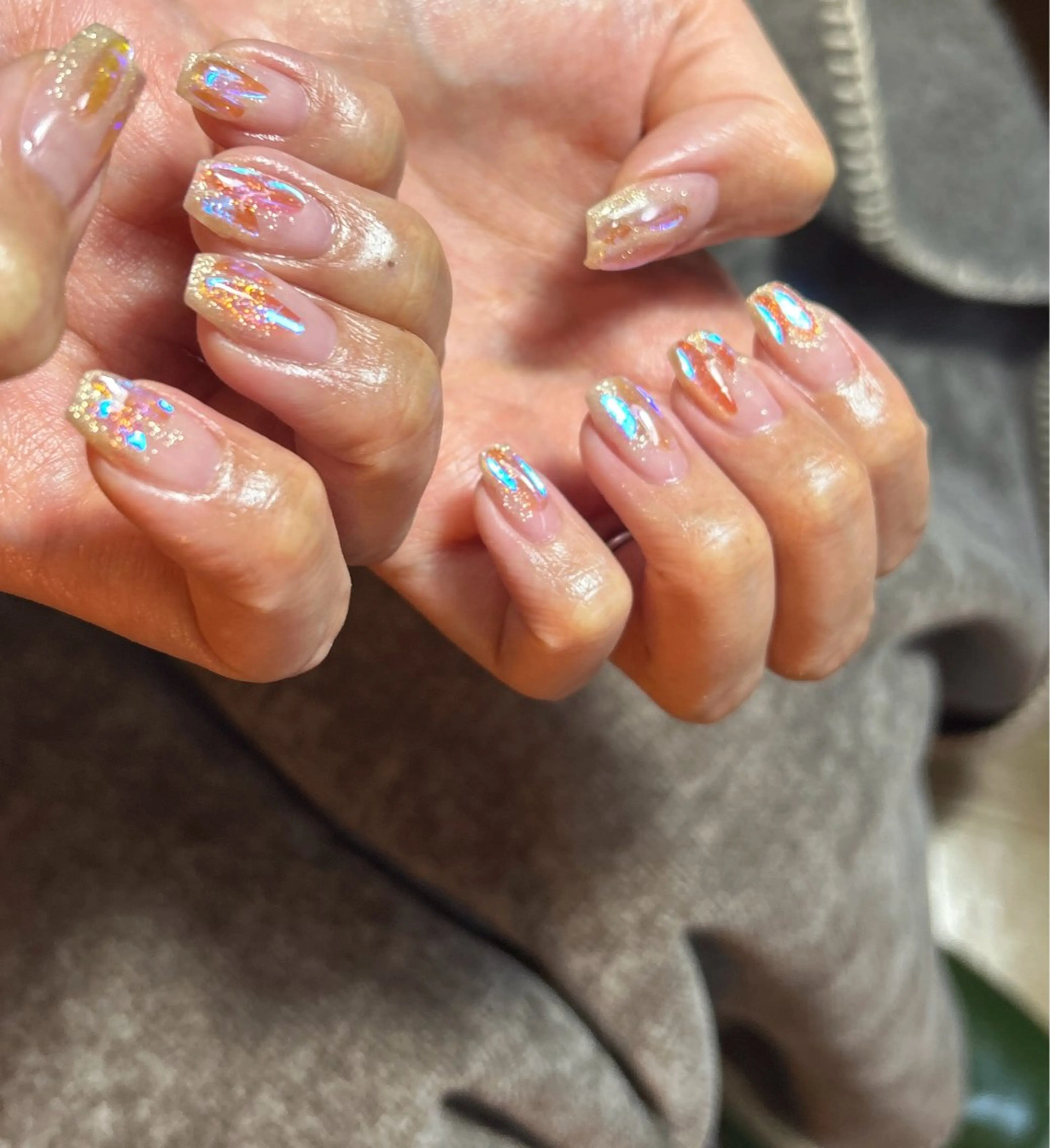 ネイル オーロラネイル 氷ネイル・うるうるネイル キラキラネイル ラメ(グリッター) フリーランス¨̮⃝ ネイリストOKADAのネイルデザイン