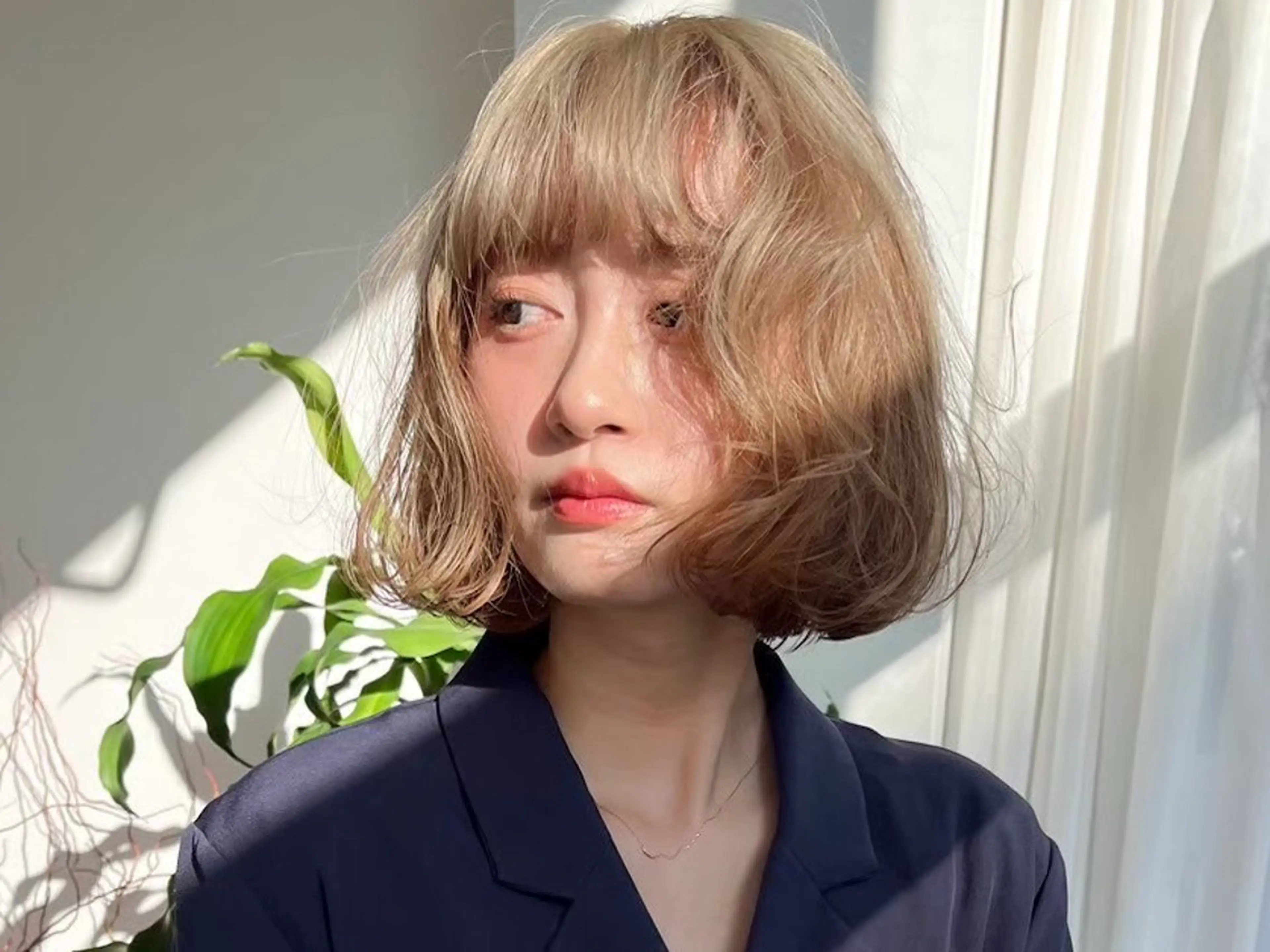 ミディアム ミストバング レイヤーカット ヘアカラー ness ネスのヘアスタイル