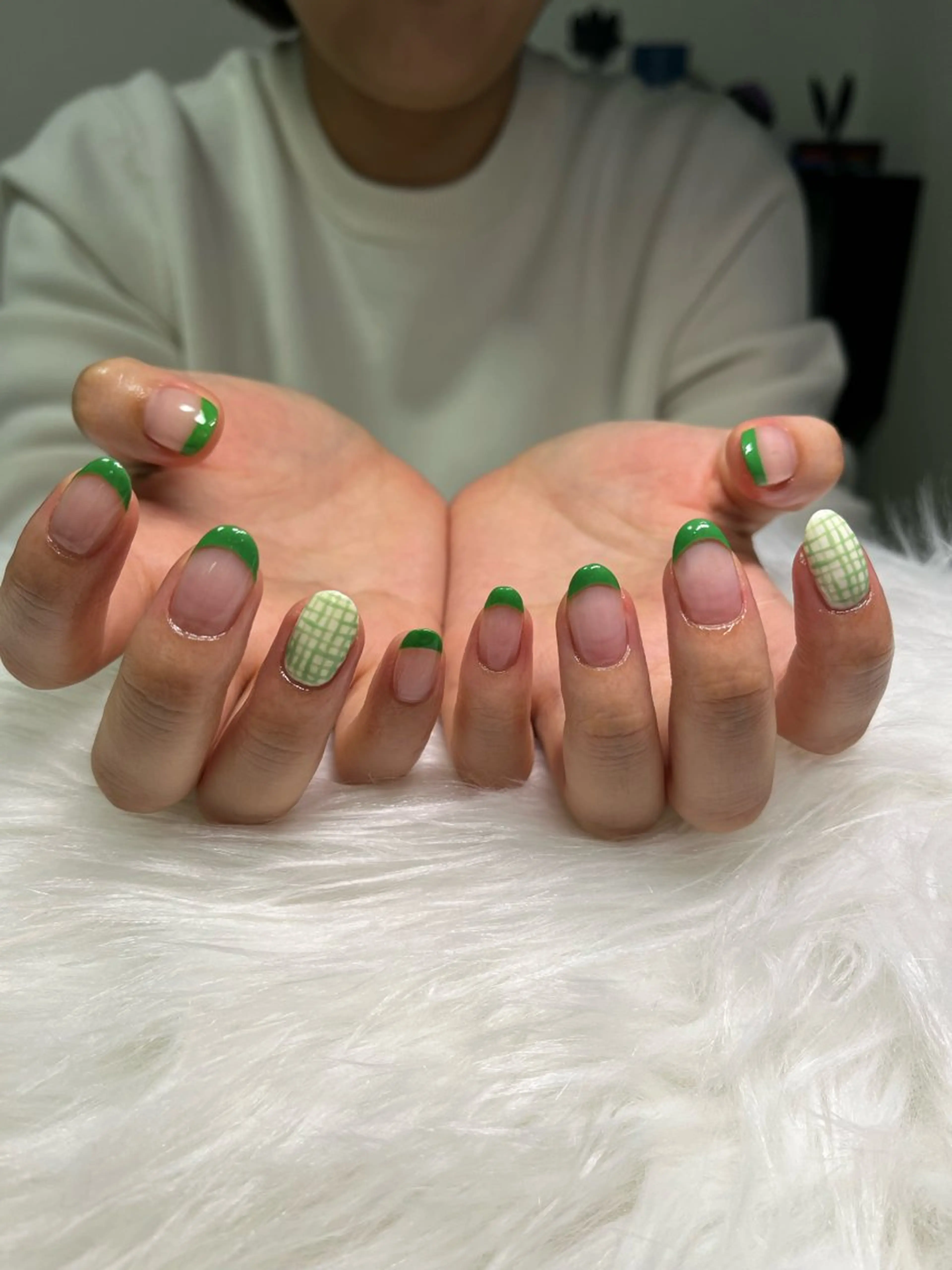 ネイル フレンチネイル グリーン シンプルネイル 春ネイル ハンドネイル 🏠自宅 サロン💅natsuのネイルデザイン