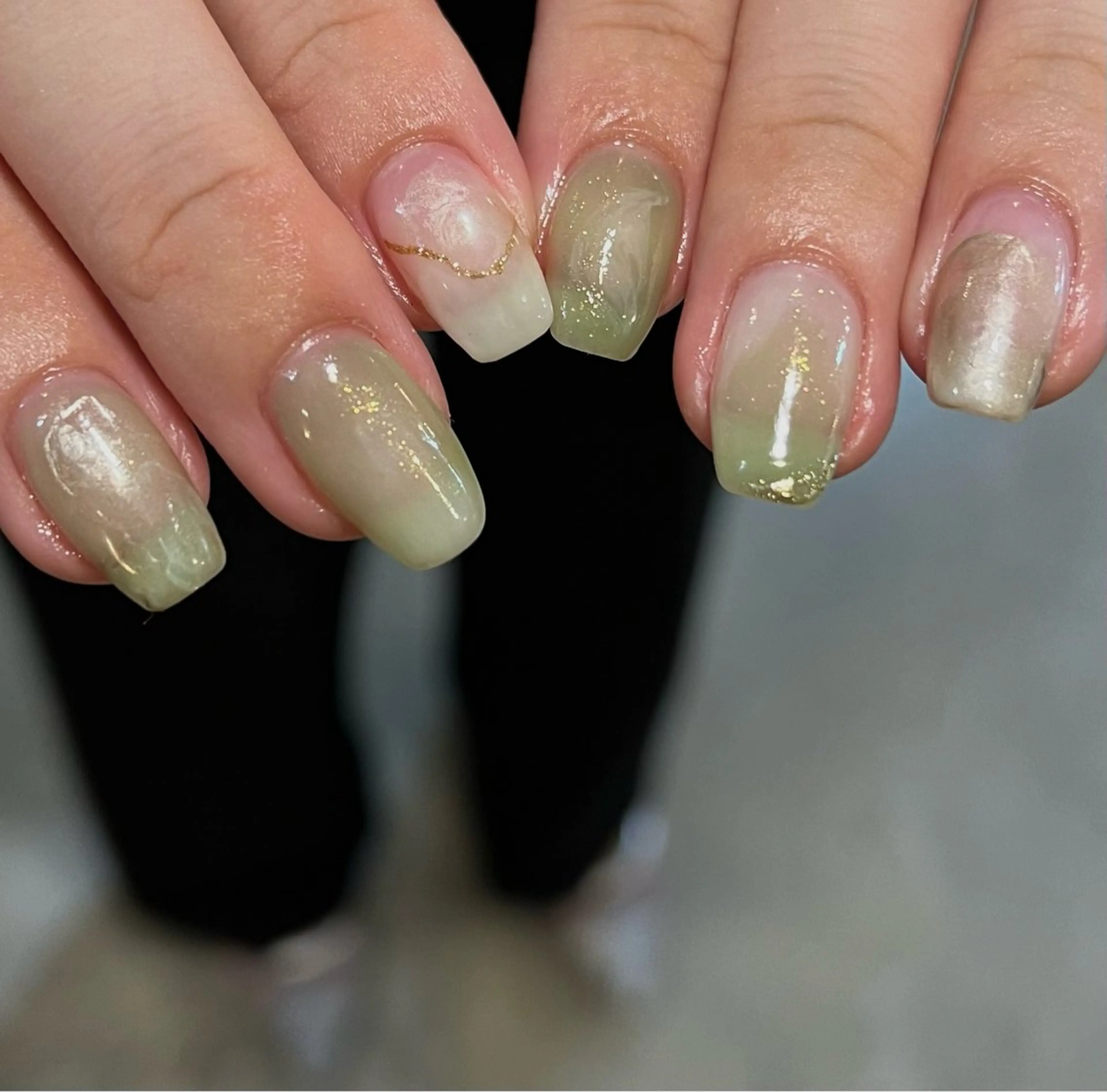 ネイル キラキラネイル ニュアンスネイル ピスタチオネイル miyuu 𓂃🫧‪のネイルデザイン