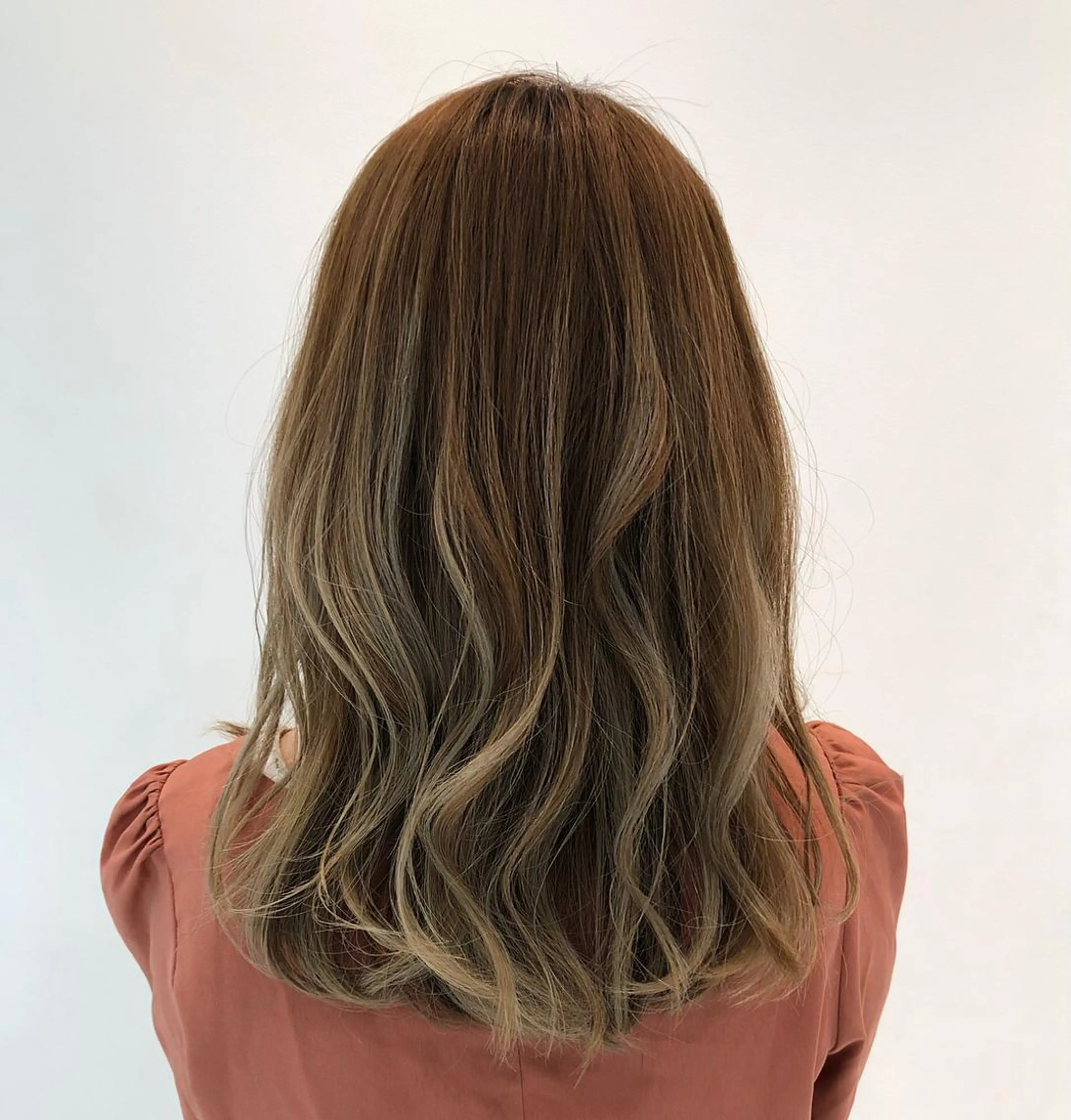 ロング カラー Bellpo所属・磯山 直貴のヘアスタイル