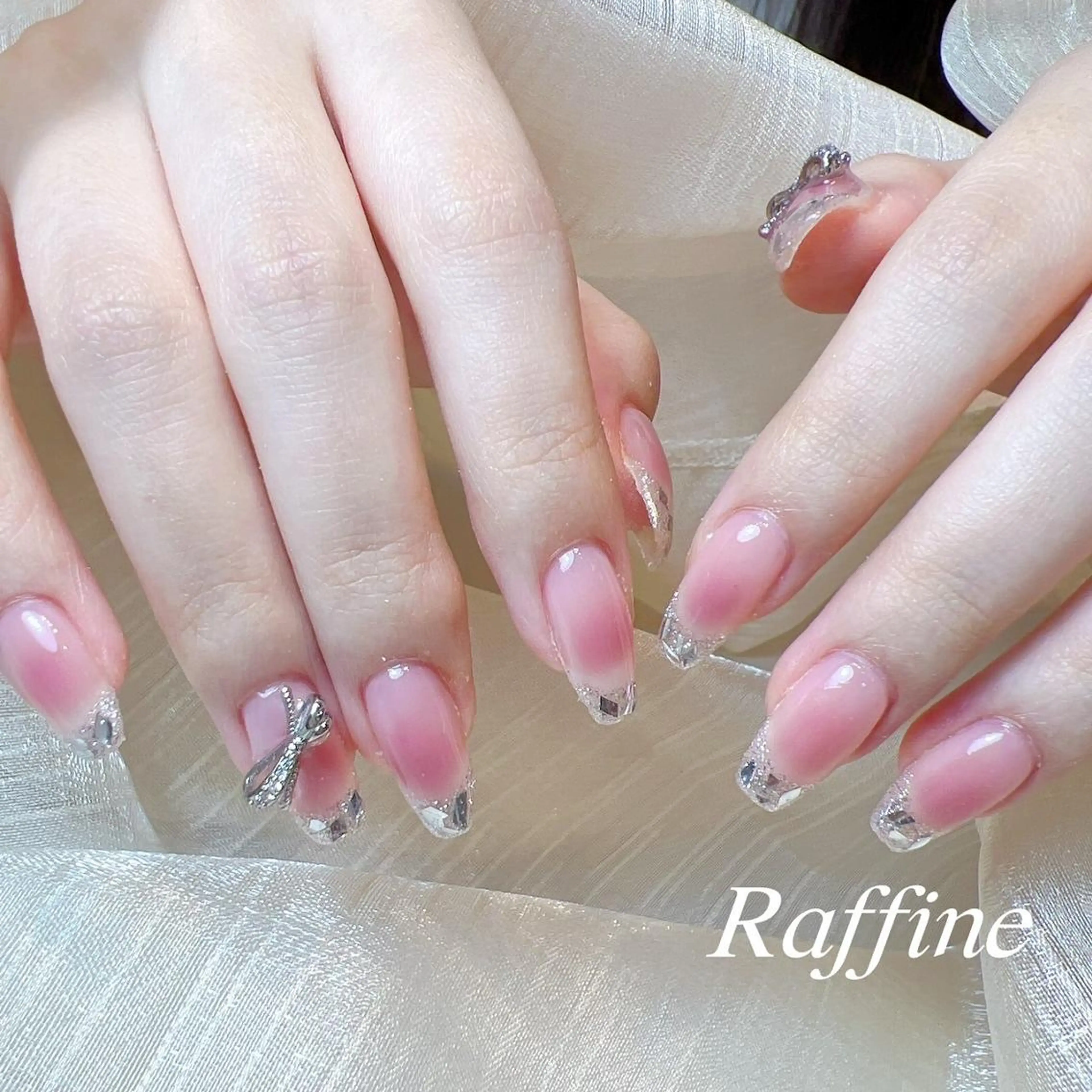 ネイル RAFFINE 月🦋🩵のネイルデザイン