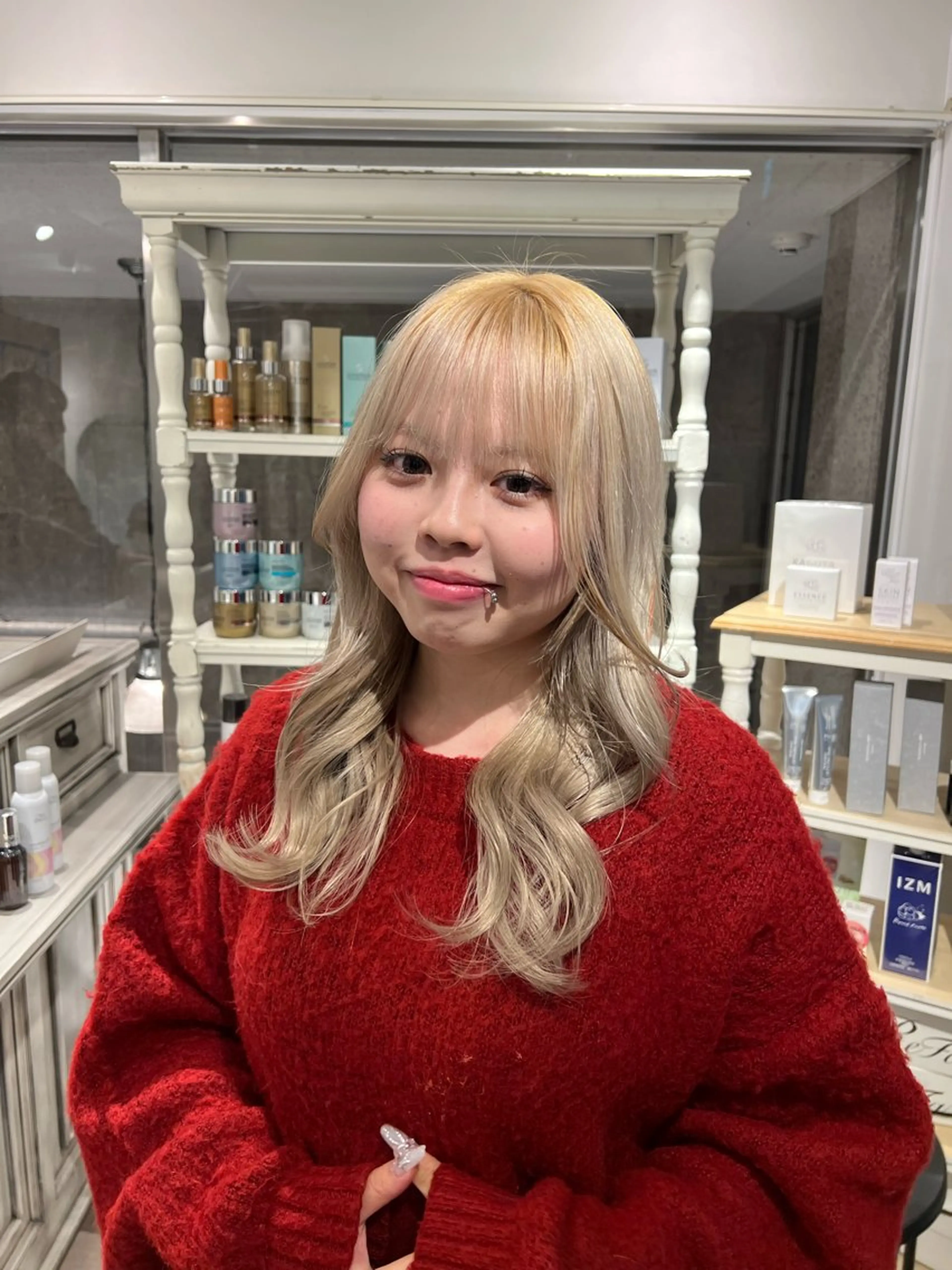 ロング カラー ブロンド ミカ/名駅/レイヤー /ブリーチなしカラーのヘアスタイル