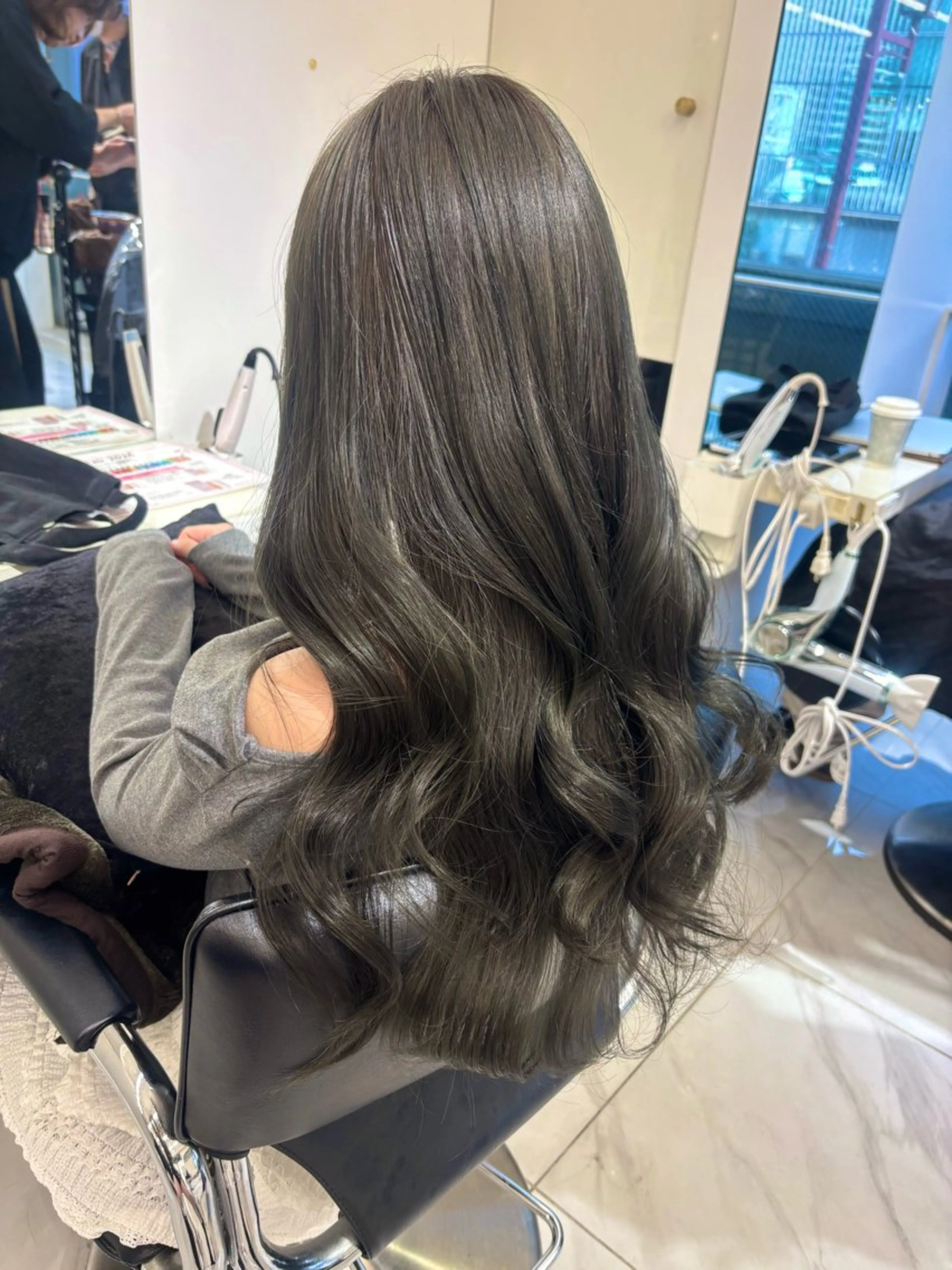 セミロング カラー ブリーチ 透明感カラー グレージュ オリーブグレージュ オリーブグレー カット ヘアカラー 🩶大人韓国ヘア 渋谷/Satsukiのヘアスタイル