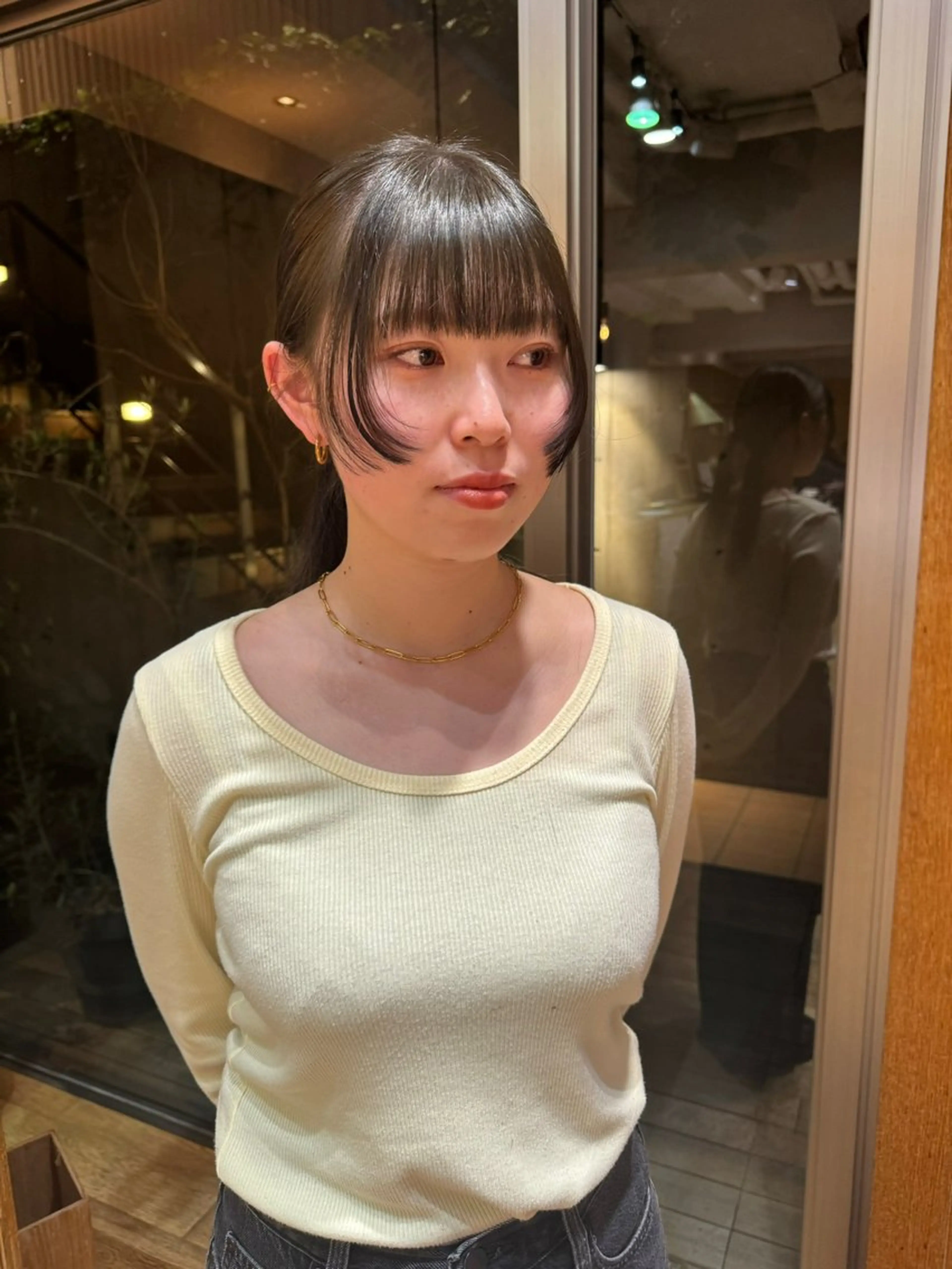 ミディアム 大橋 芽衣のヘアスタイル