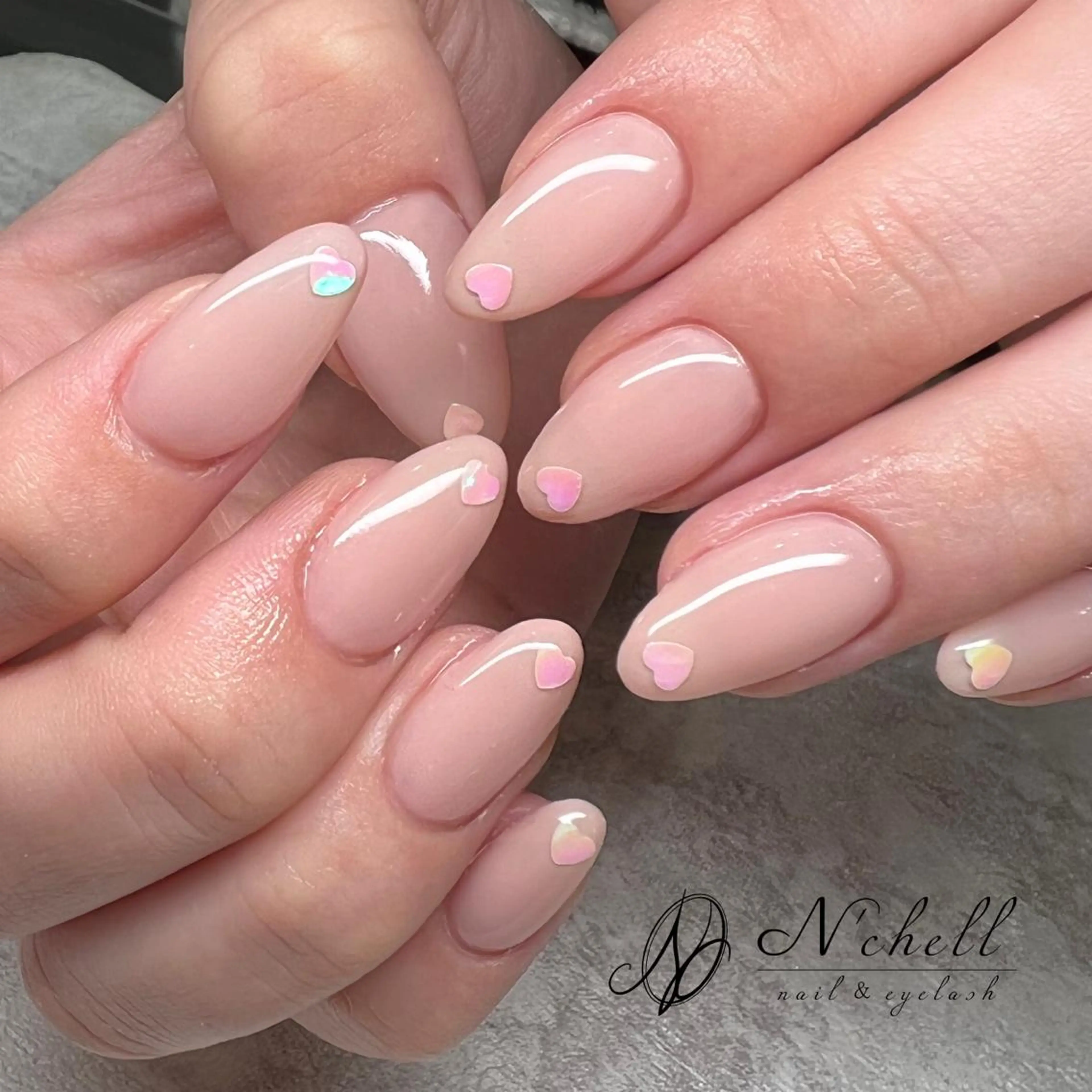 ネイル オーロラネイル ハート ラメ(グリッター) ワンカラーネイル ピンク ハンドネイル Nailist Minekiのネイルデザイン