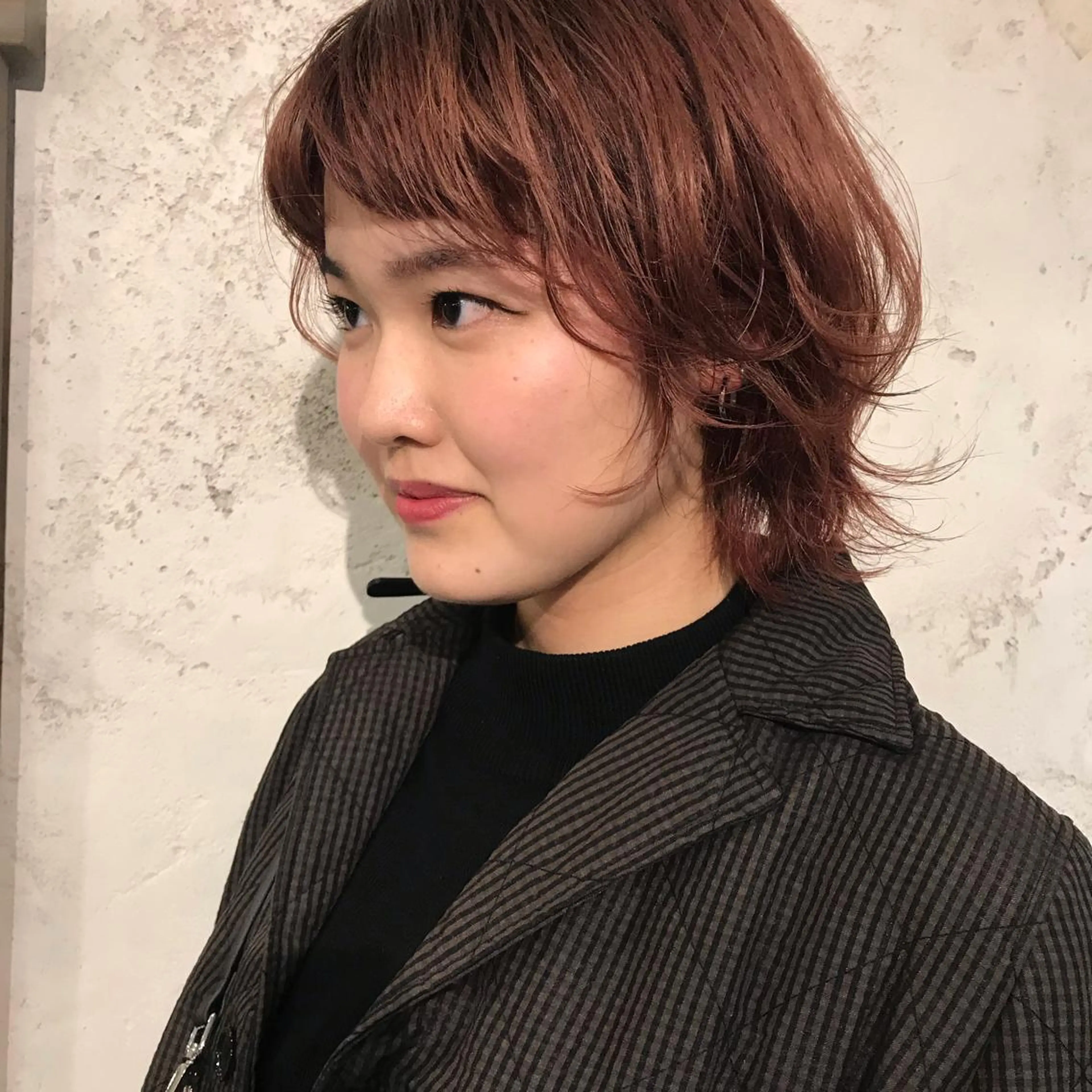 ミディアム カラー 泊 紗羅のヘアスタイル