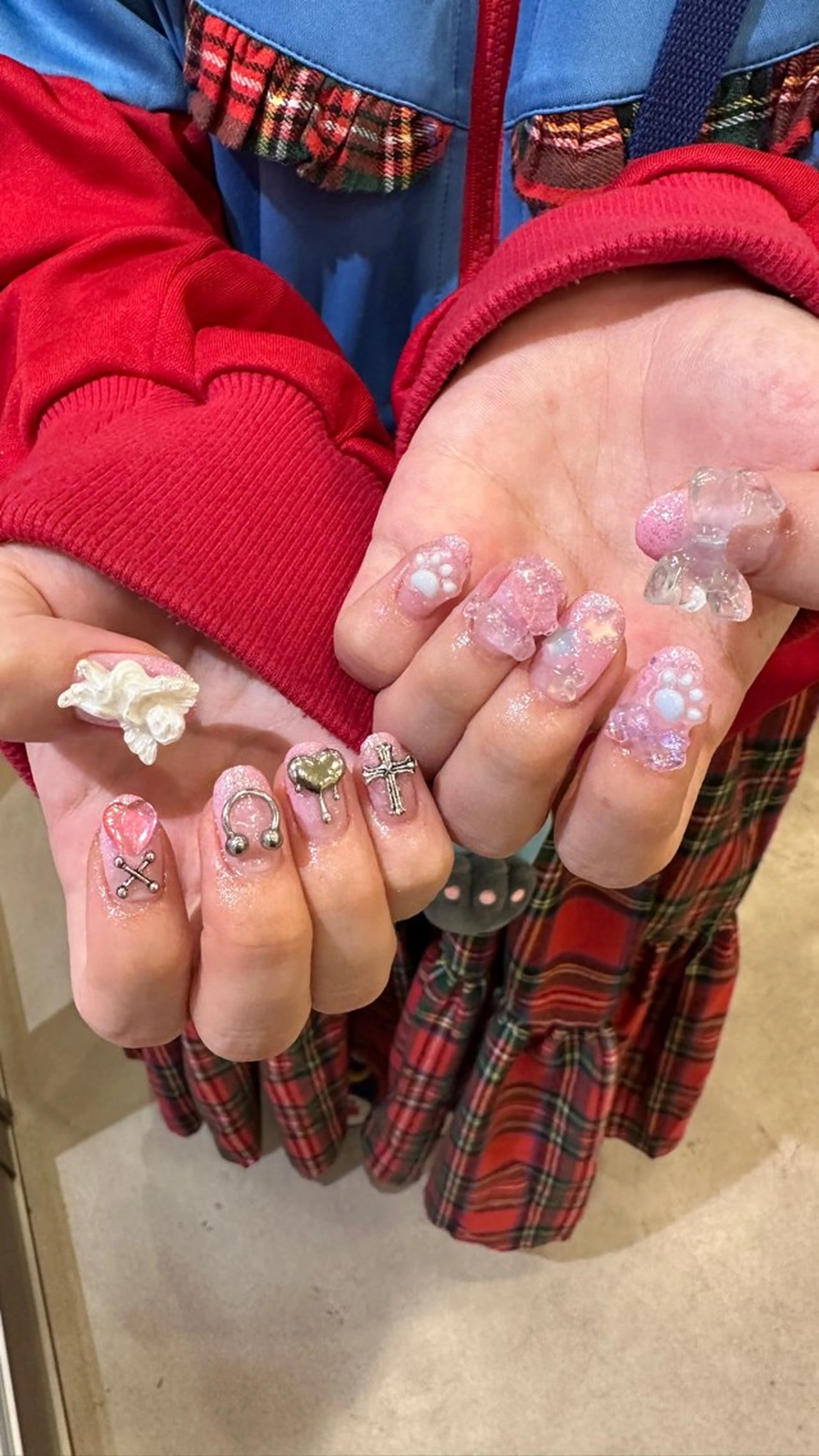 ネイル ハンドネイル ハンドケア 👽個性派ネイル🎀 komachiのヘアスタイル