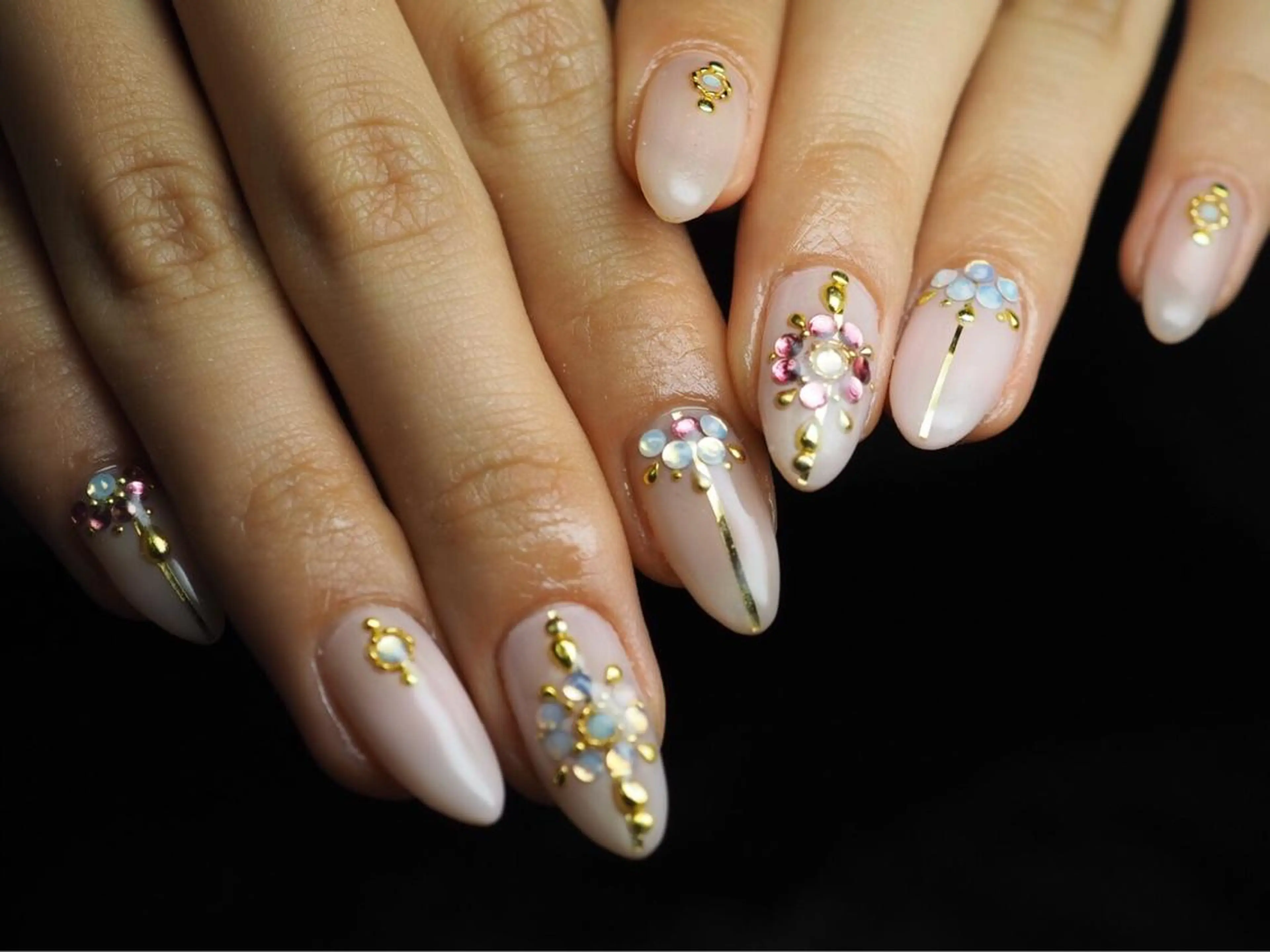 ネイル トップネイリスト Ribbon立川店のネイルデザイン