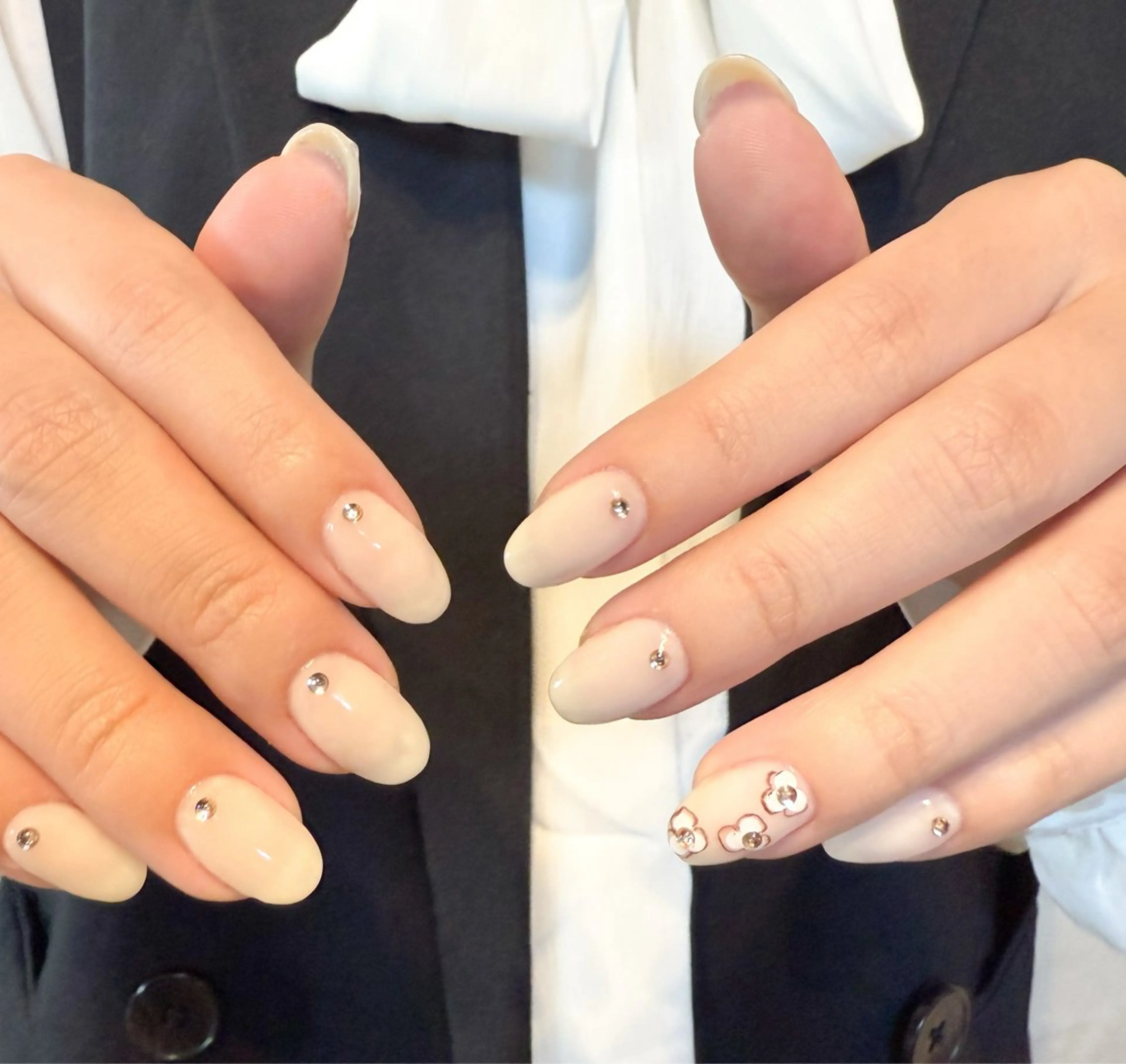 ネイル フラワーネイル シンプルネイル ハンドネイル Quesera. nail  yuuのネイルデザイン
