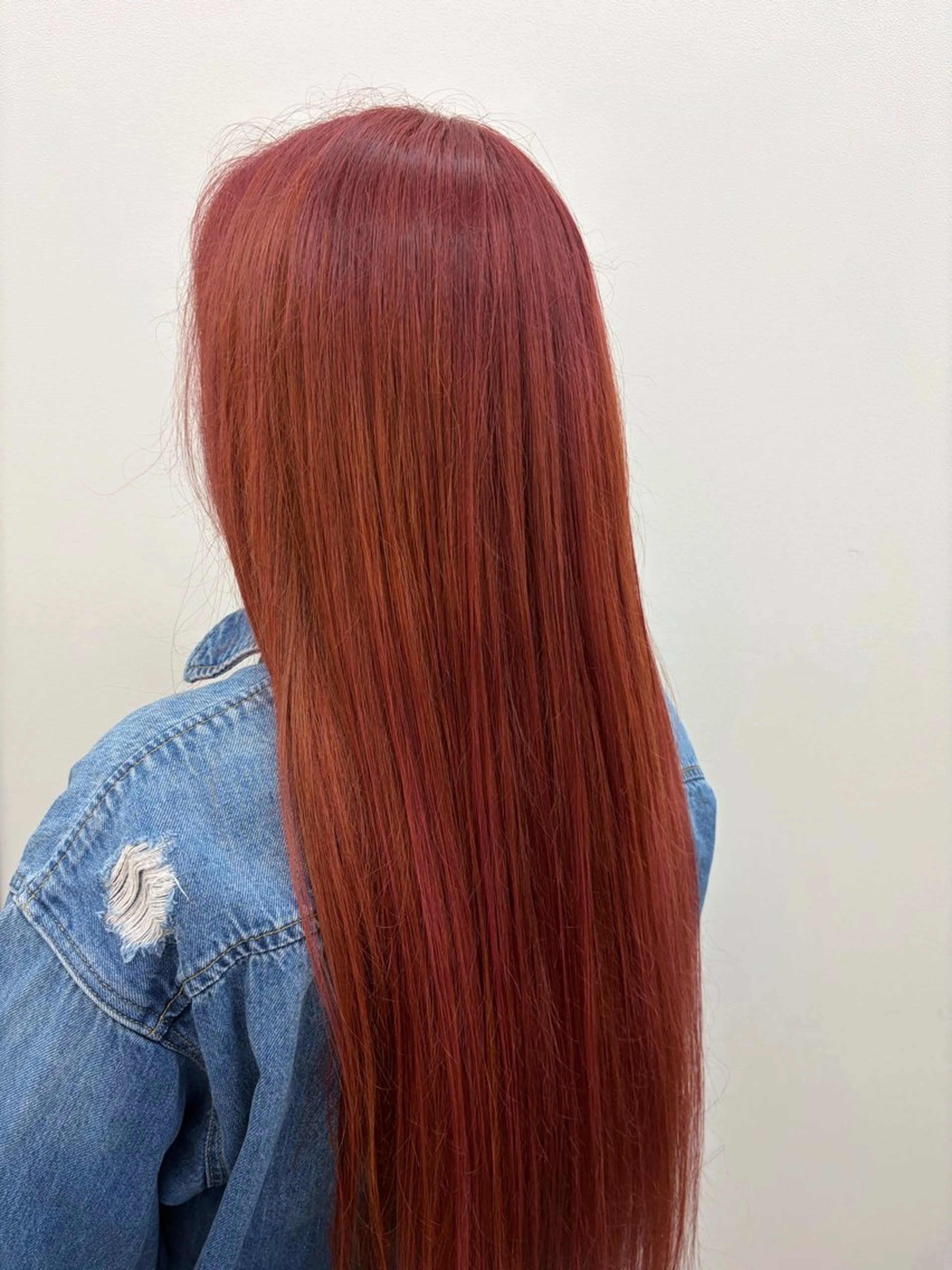 カラー ブリーチ ヘアカラー 小出 琴未のヘアスタイル