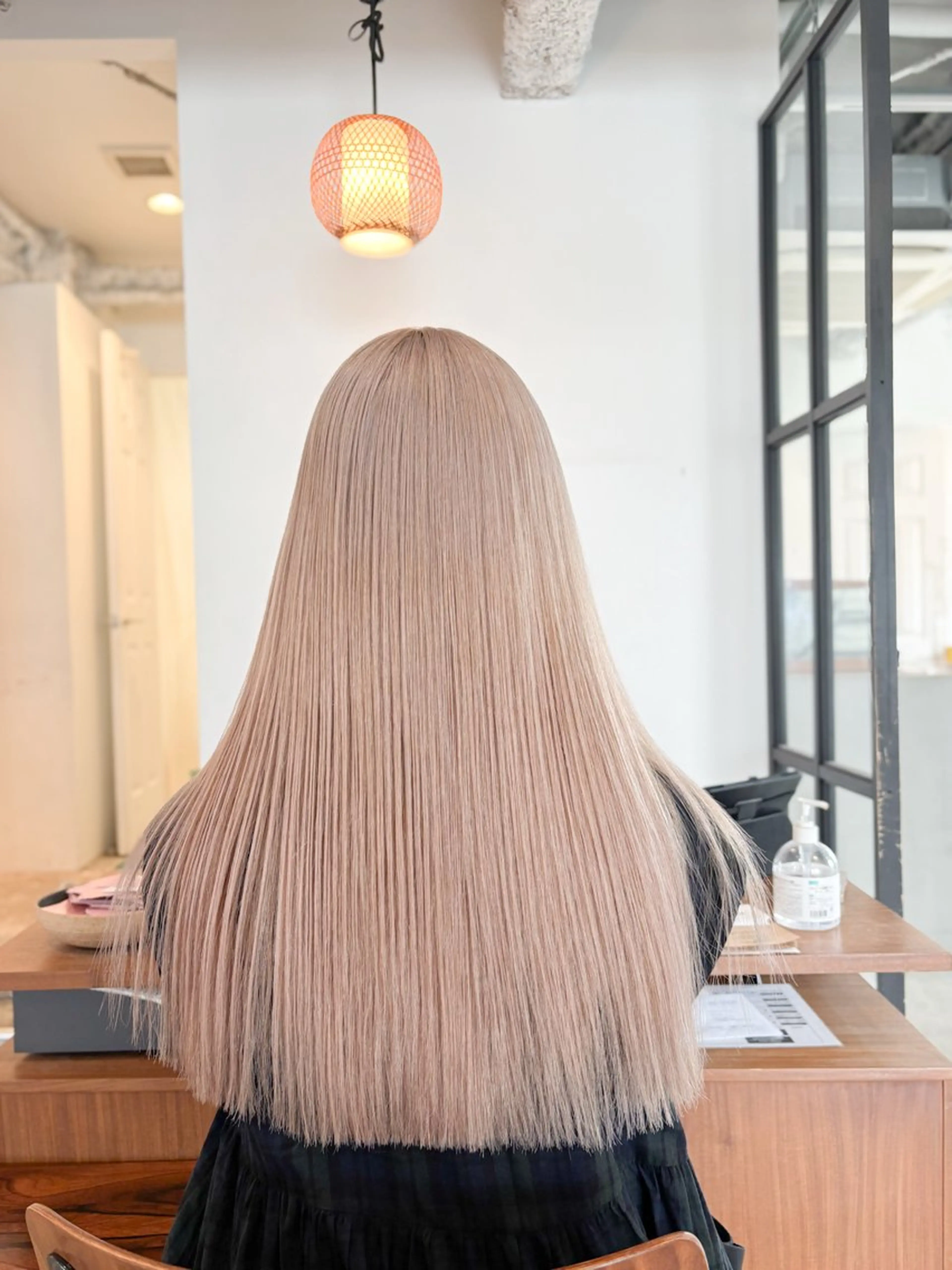 ロング カラー ベージュカラー ブリーチ ホワイトベージュ Takuma Suzuki中目黒のヘアスタイル