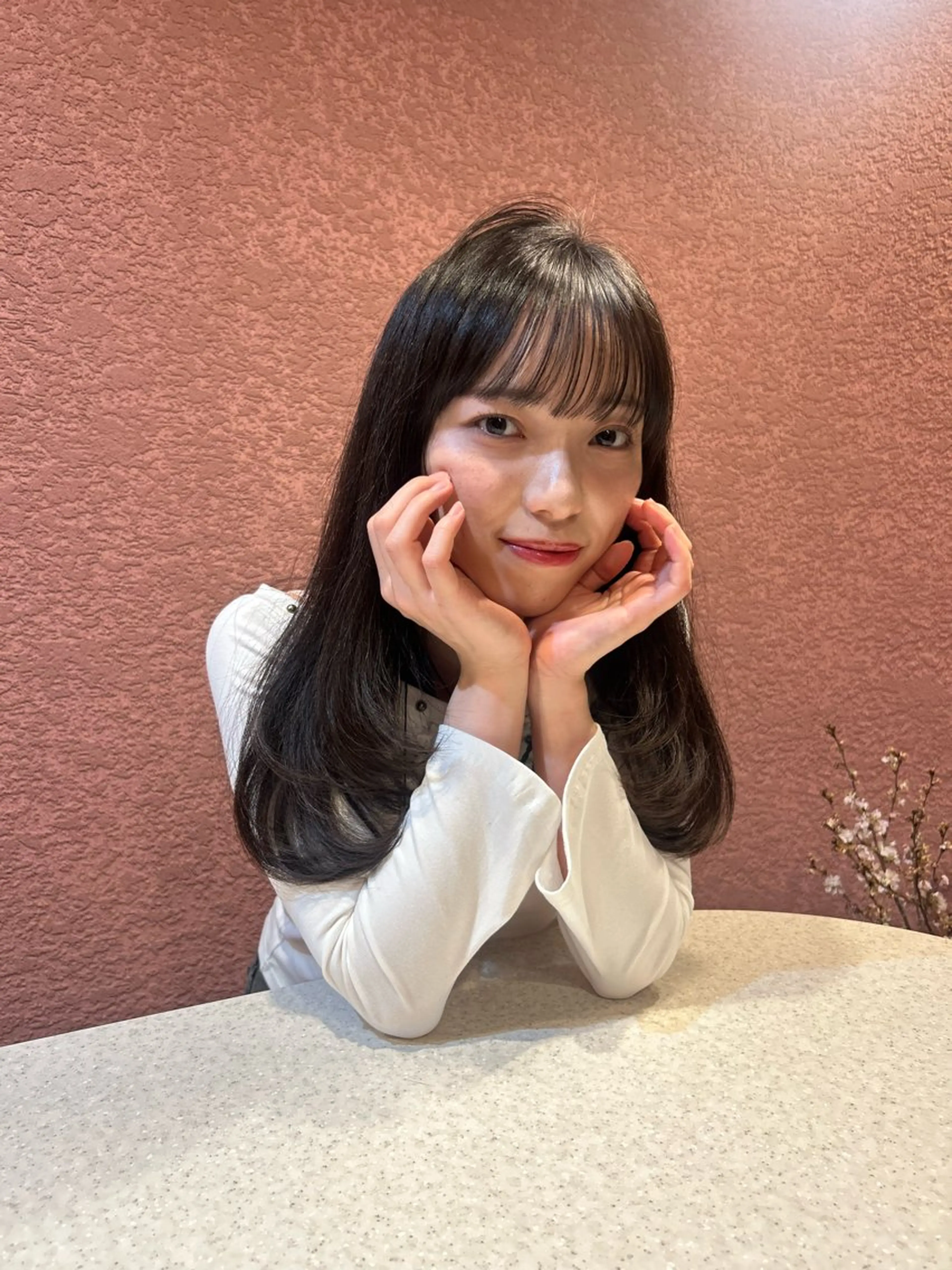 セミロング 韓国風カラー 顔まわりレイヤー 顔周りカット 髪質改善 韓国風ヘア カット ヘアカラー 透明感カラー♡ 原宿美容室￤Rinaのヘアスタイル