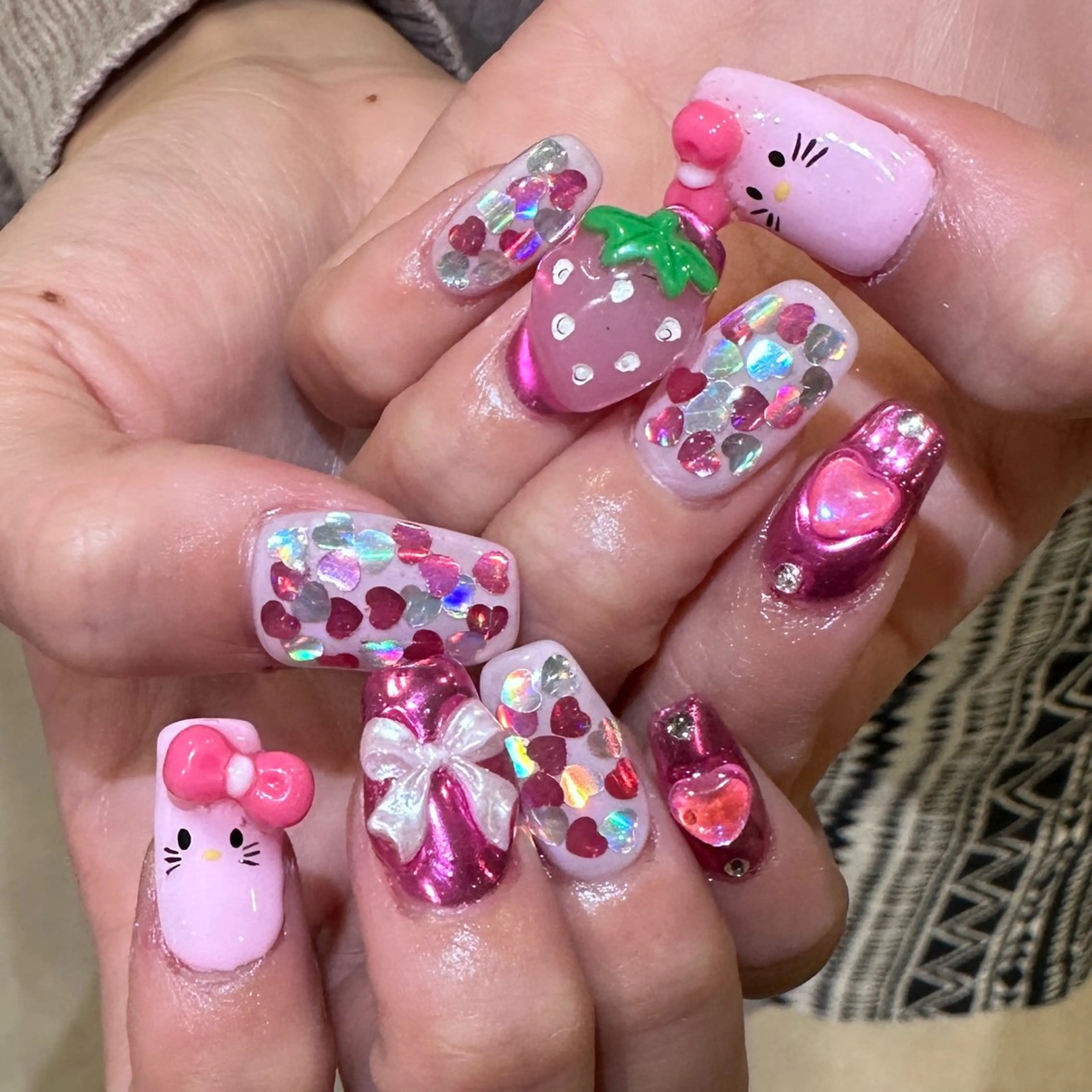 ネイル ハンドネイル 👽個性派ネイル🎀 komachiのヘアスタイル
