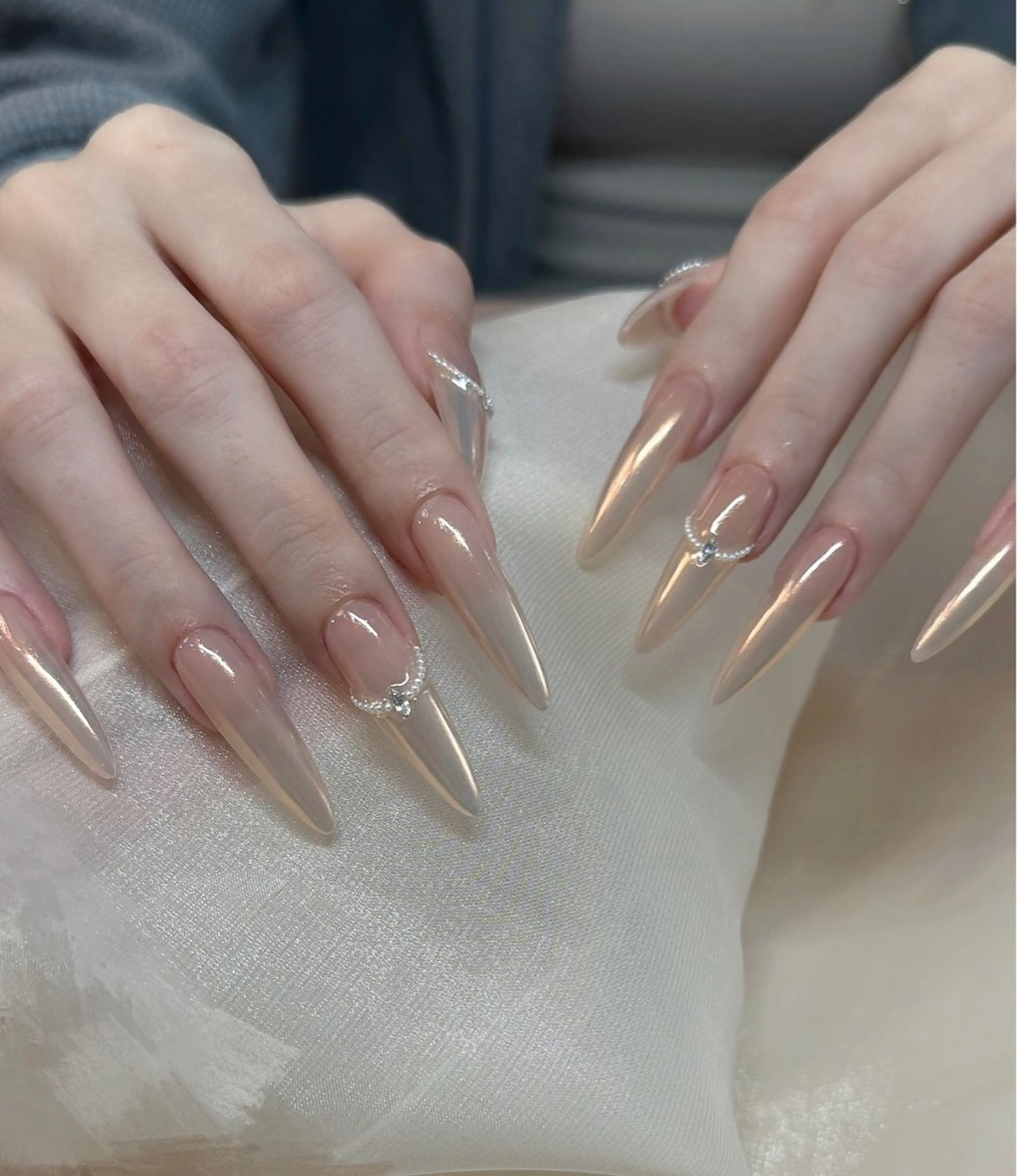 期間限定【ハンド】チップ長さだしオーロラorミラー ＋パーツ2つの写真