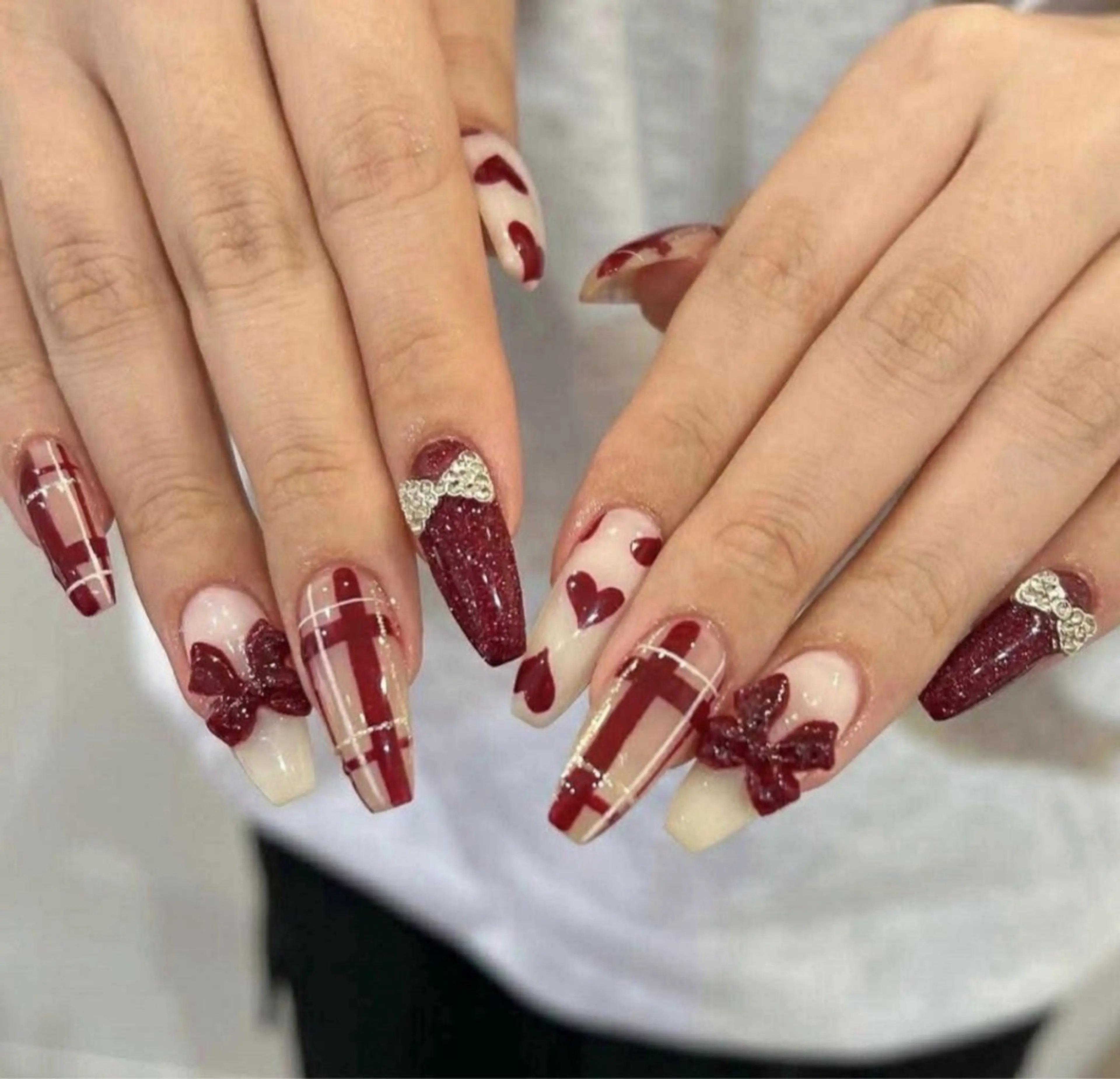 ネイル 長さ出し フレンチネイル 韓国ネイル レース マグネットネイル 高橋 ユキのネイルデザイン