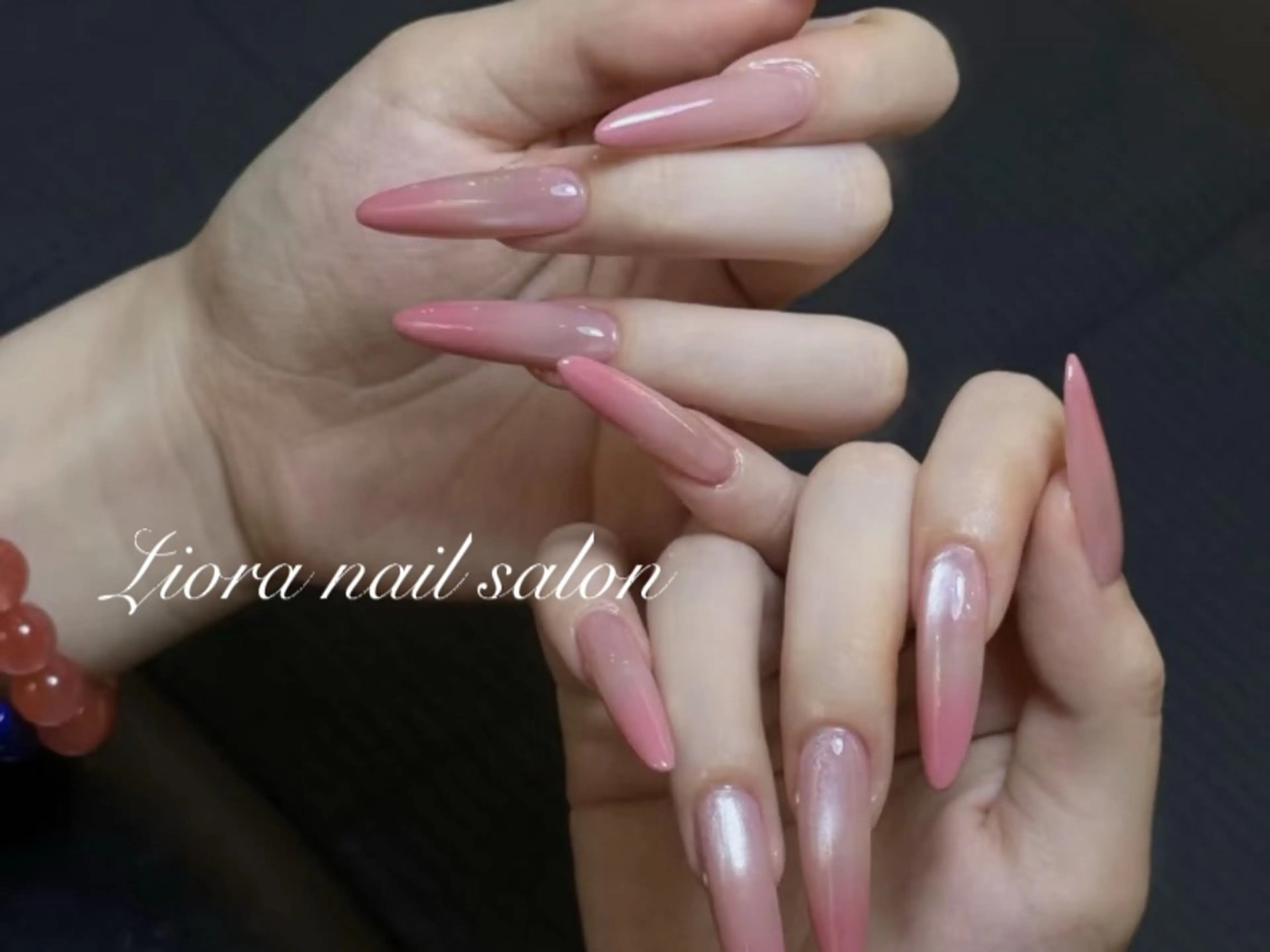 ネイル フレンチネイル ジェルネイル ガーリー グラデーション キラキラネイル ハンドネイル Liora nail 1のネイルデザイン