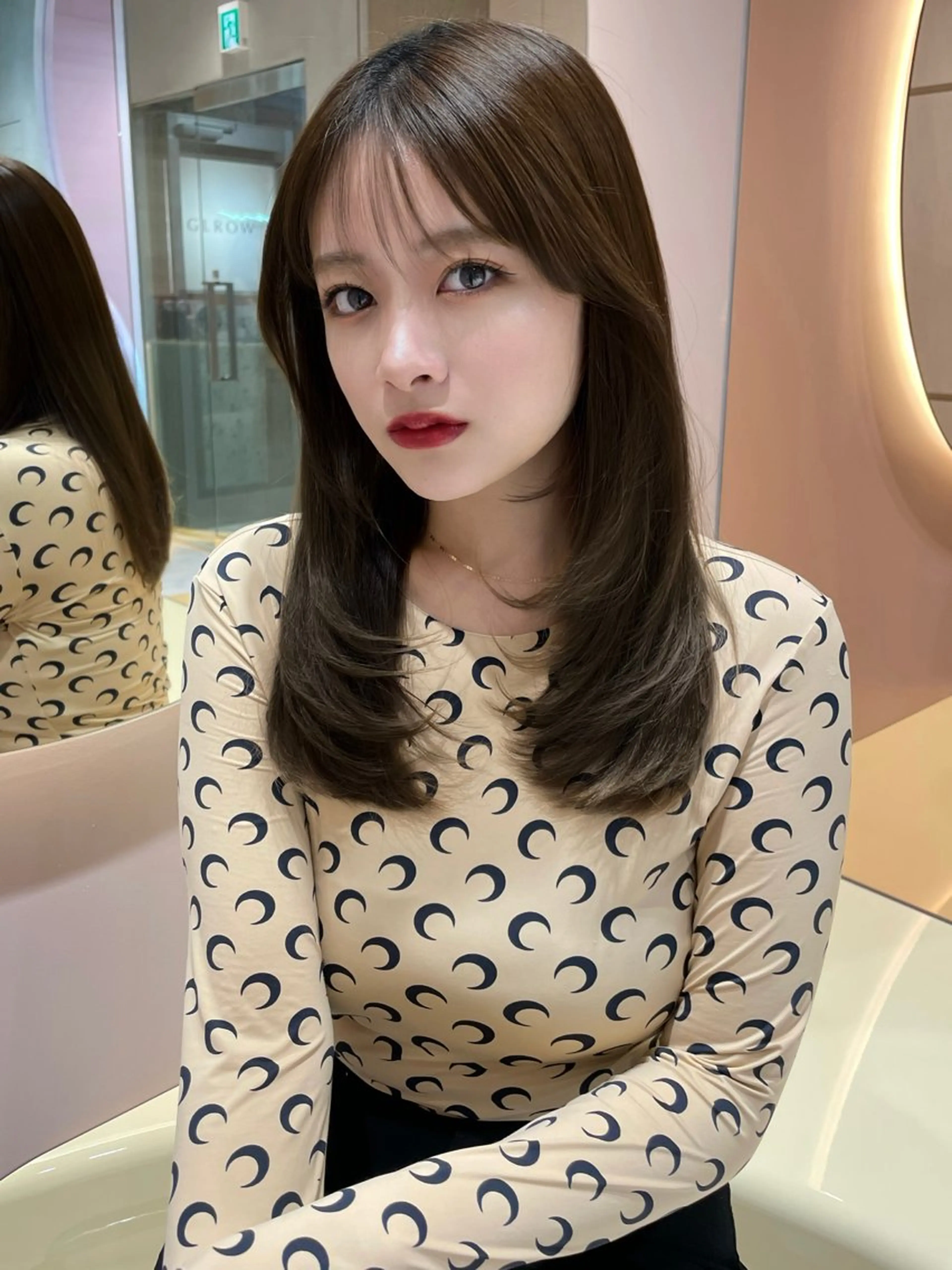 ミディアム くびれヘア ヨシンモリ 韓国風ヘア レイヤー縮毛矯正 ささきすずね💗のヘアスタイル