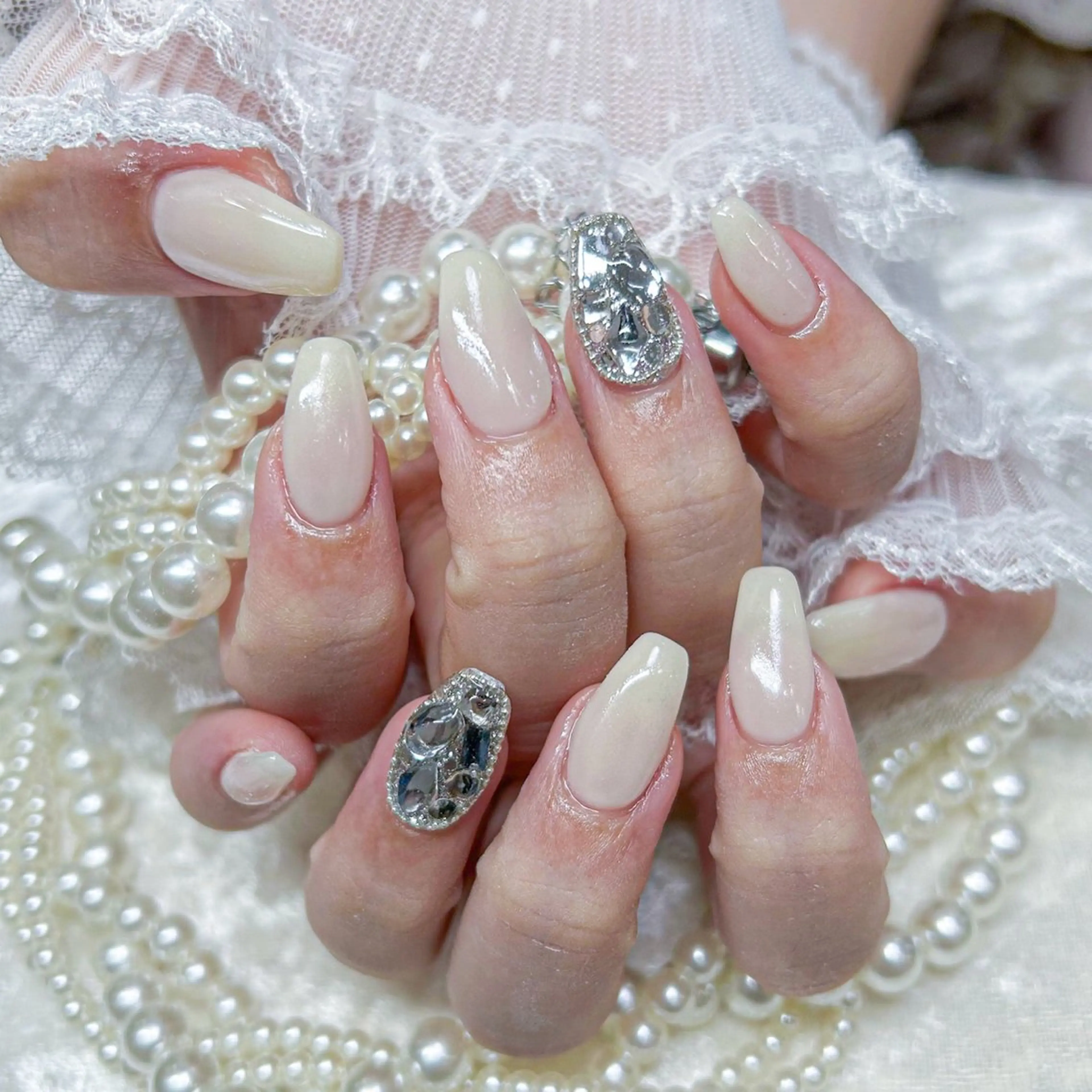 ネイル アートネイル 長さ出し フットネイル 韓国ネイル マグネットネイル ハンドネイル Minami 🍓のネイルデザイン