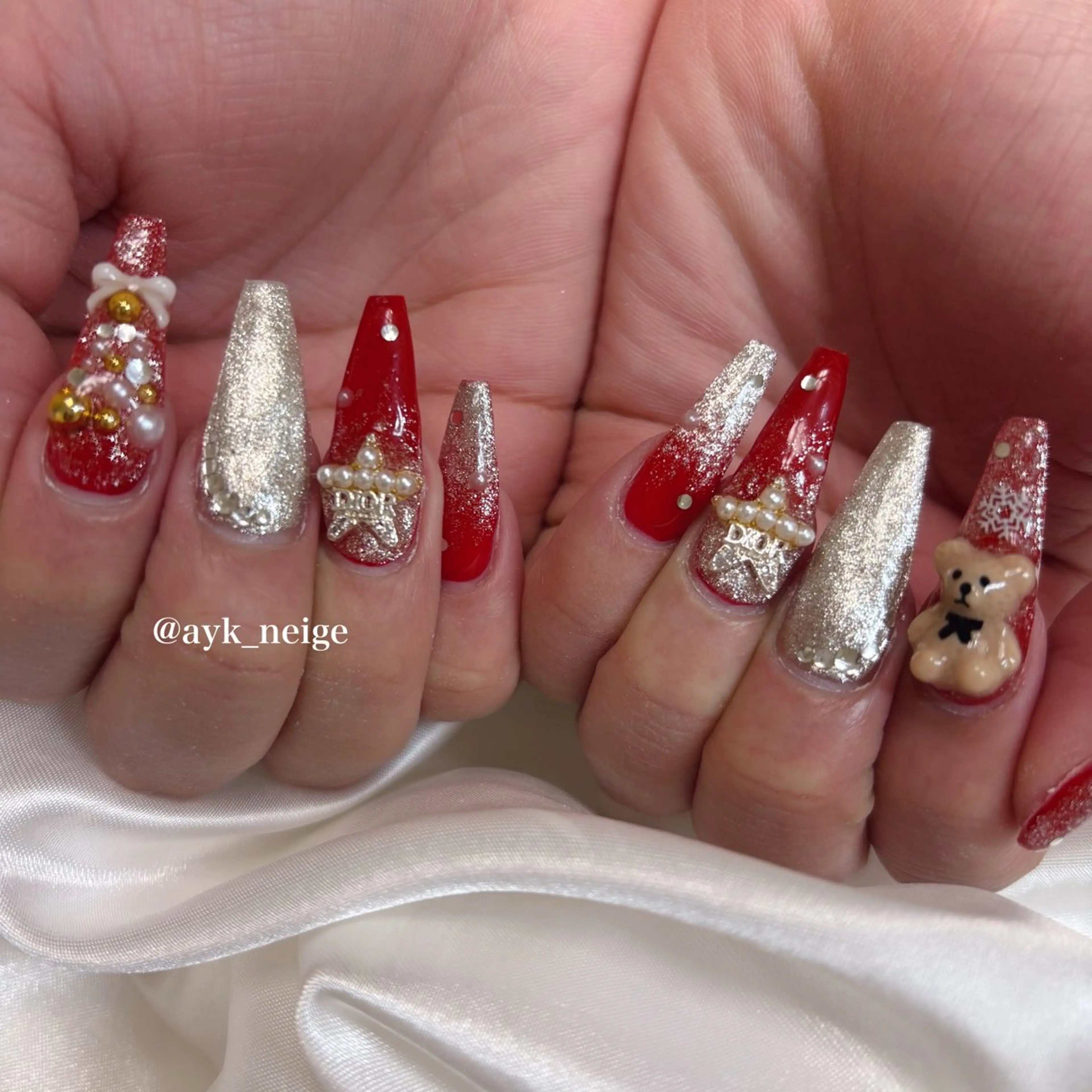 ネイル フットネイル キラキラネイル 韓国ネイル リボン シンプルネイル n'eige nail所属・大谷 綾香のネイルデザイン