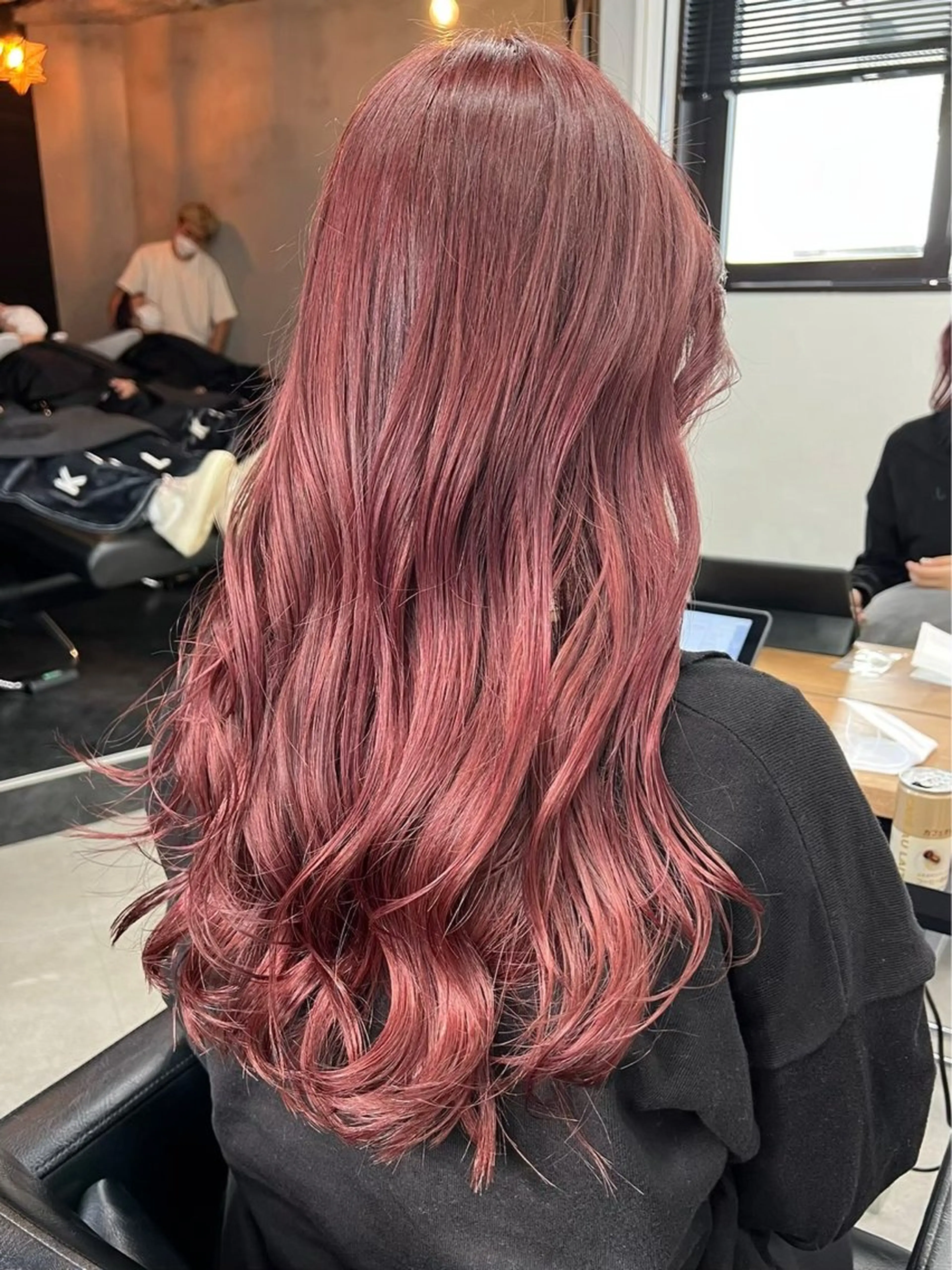 ロング カラー ヘアアレンジ ヘアカラー 坂齋大地/レイヤー/ ミルクティーのヘアスタイル