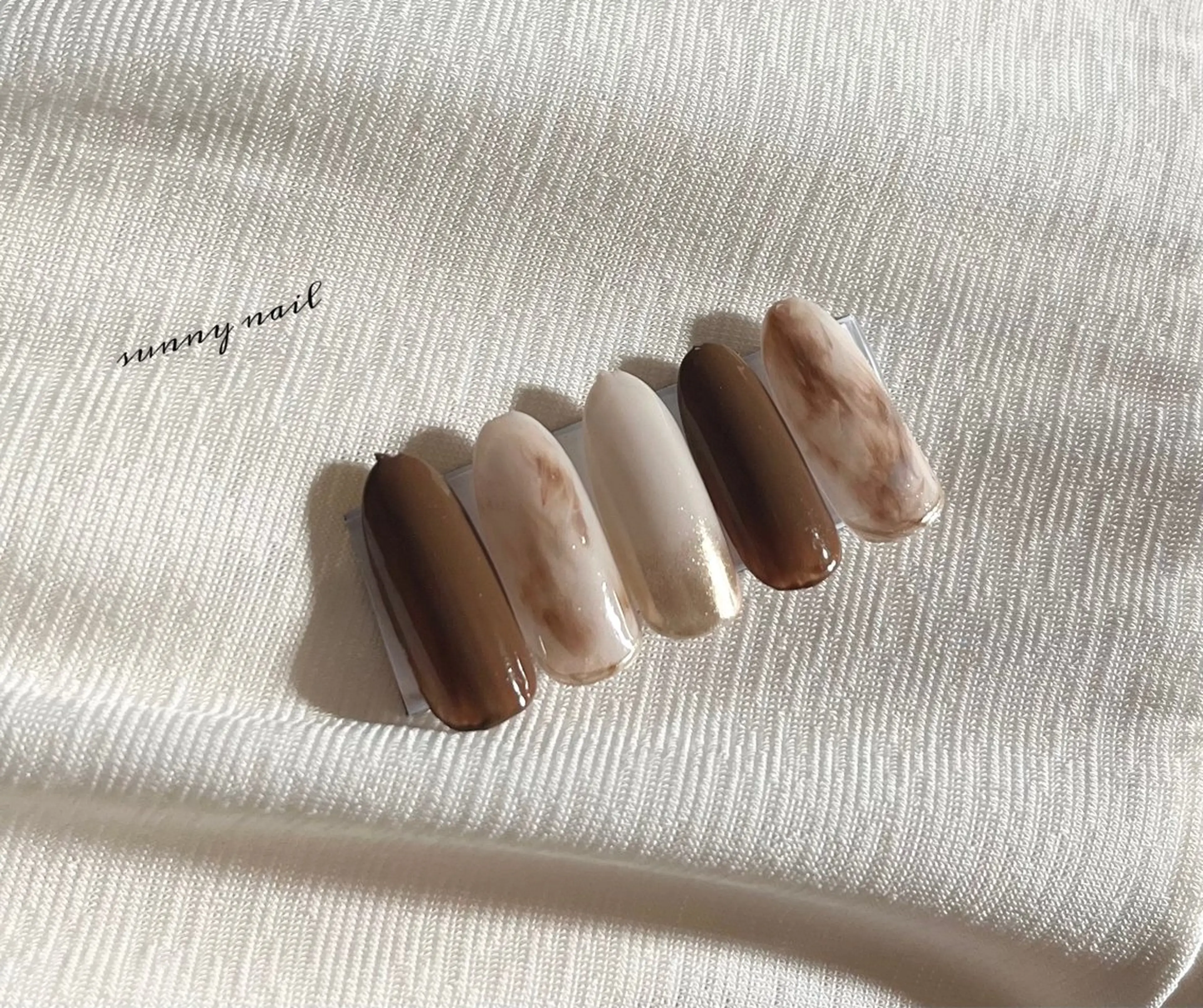 ネイル ブラウン ミラーネイル ニュアンスネイル sunny nailのネイルデザイン