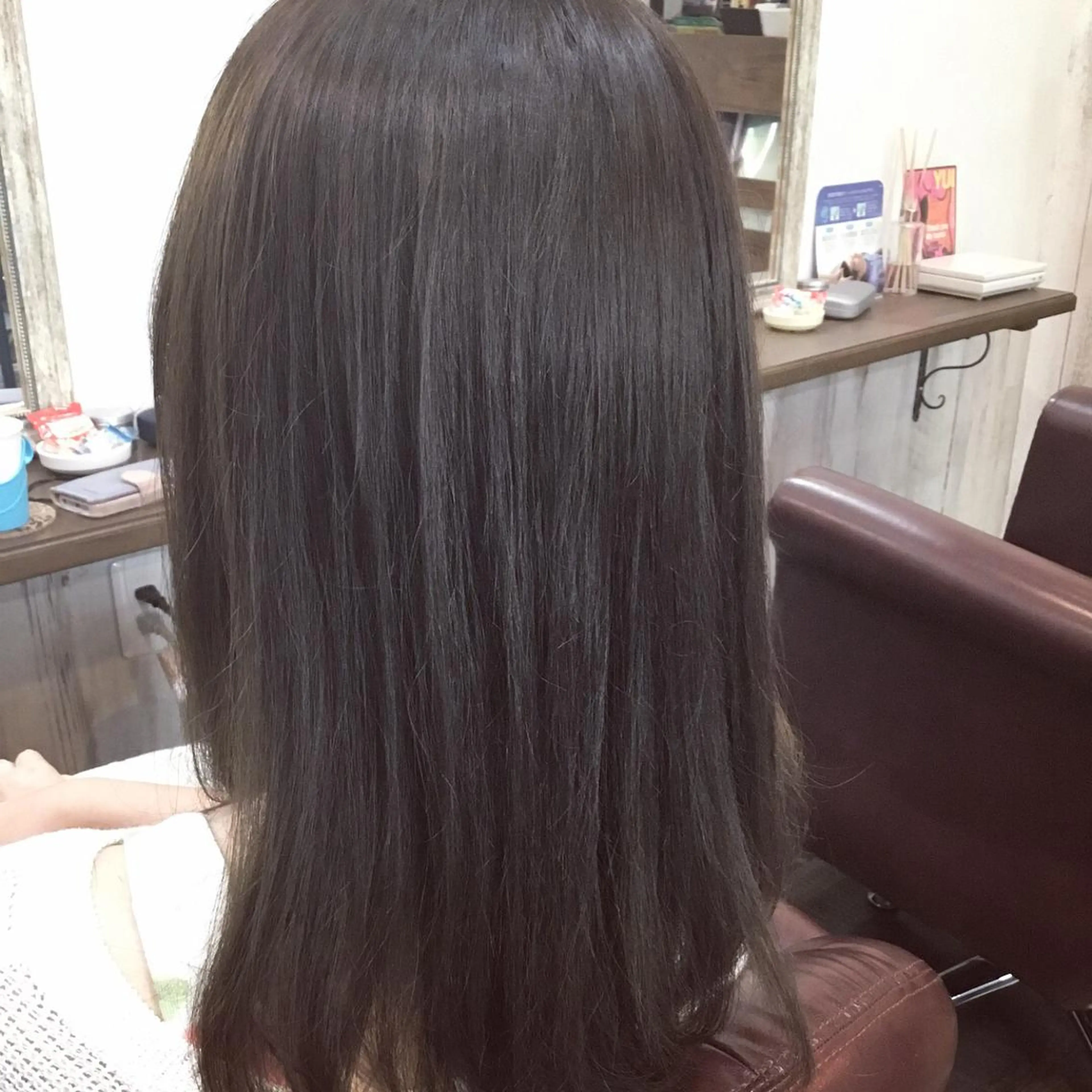 セミロング カラー embrace エンブレイスのヘアスタイル