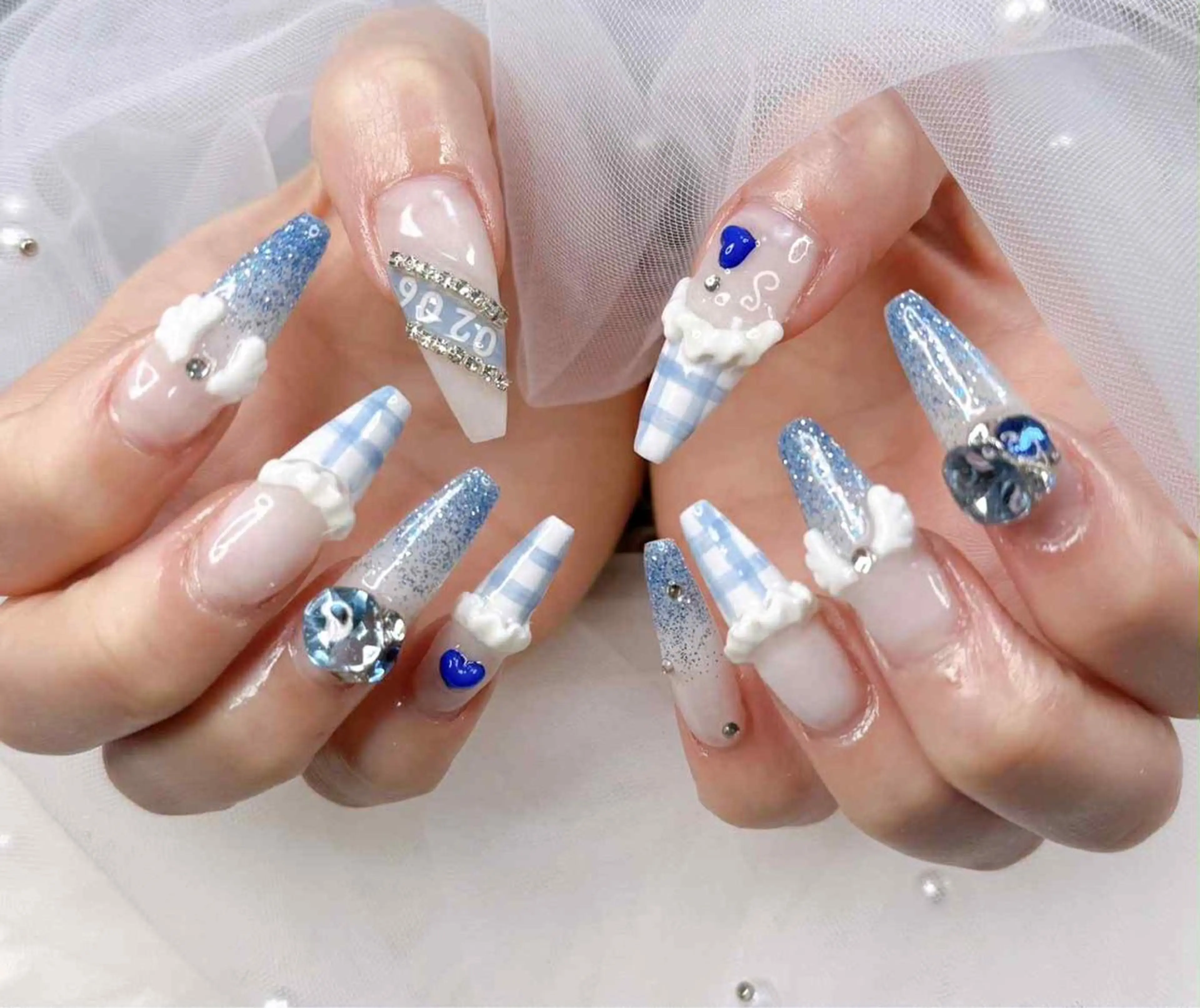 ネイル アートネイル オーロラネイル チークネイル 長さ出し フットネイル ハンドネイル フットネイル ハンドケア Noiranail_ studio川越西口のネイルデザイン