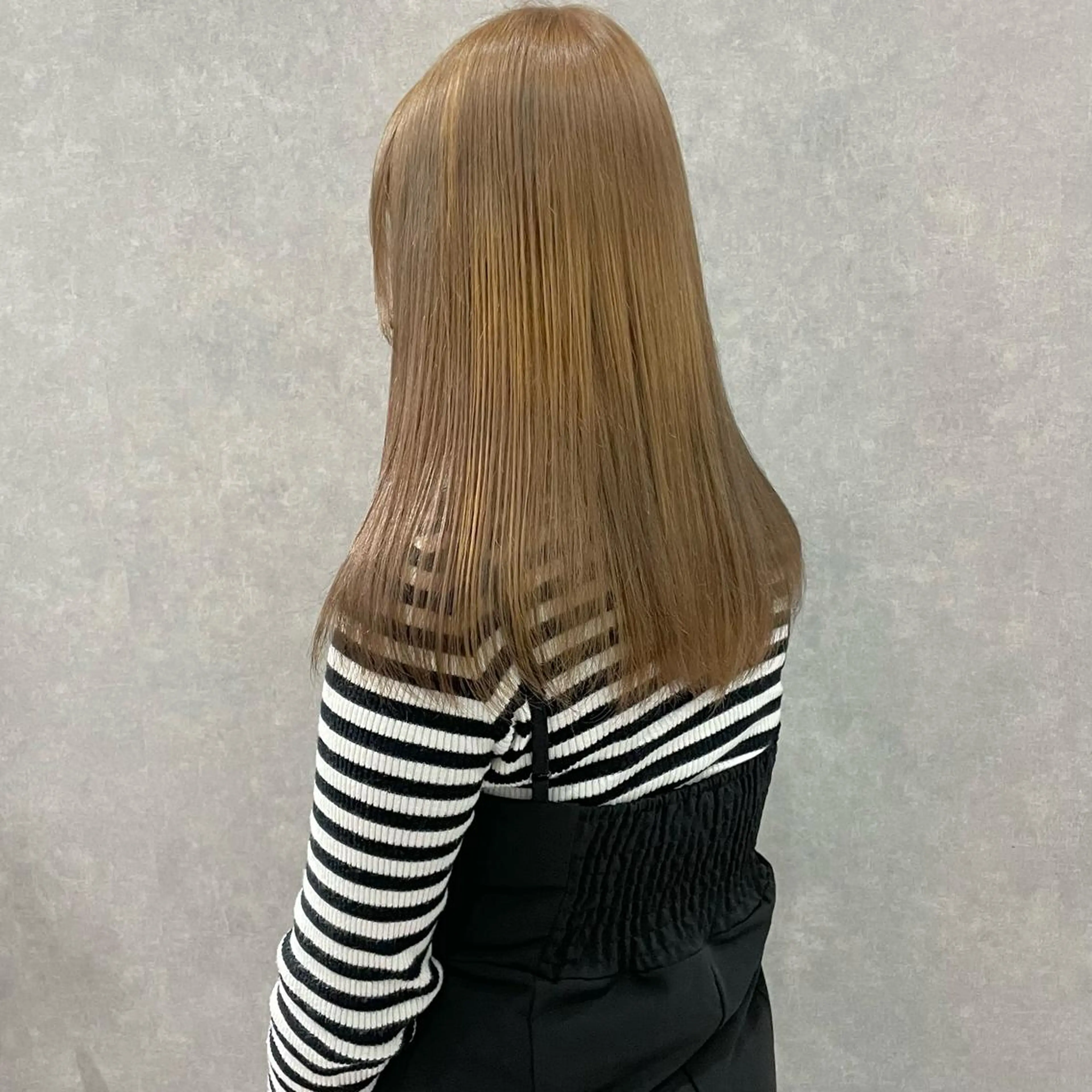 セミロング カラー はちすか るかのヘアスタイル