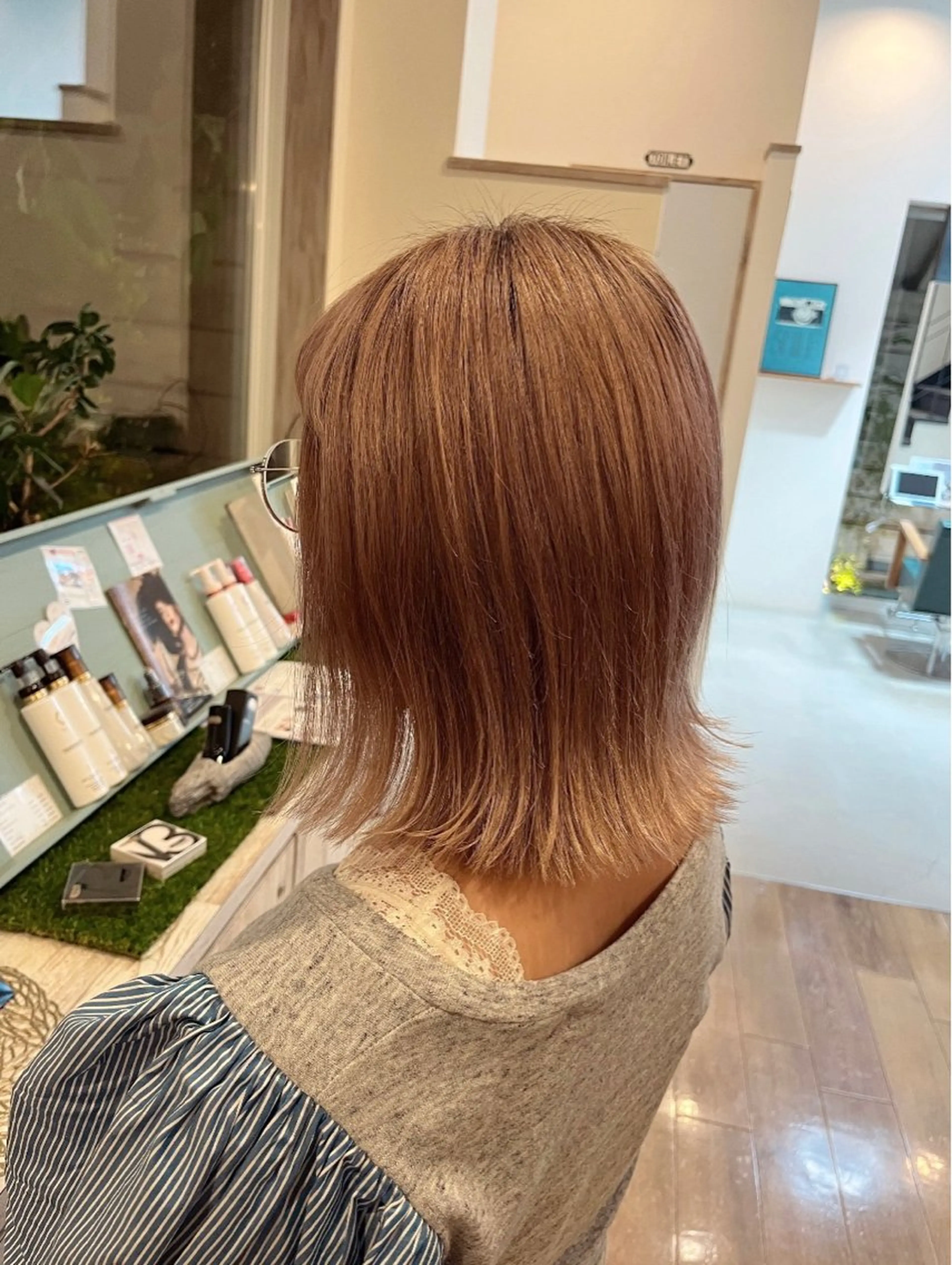 ミディアム 宮川 結妃のヘアスタイル