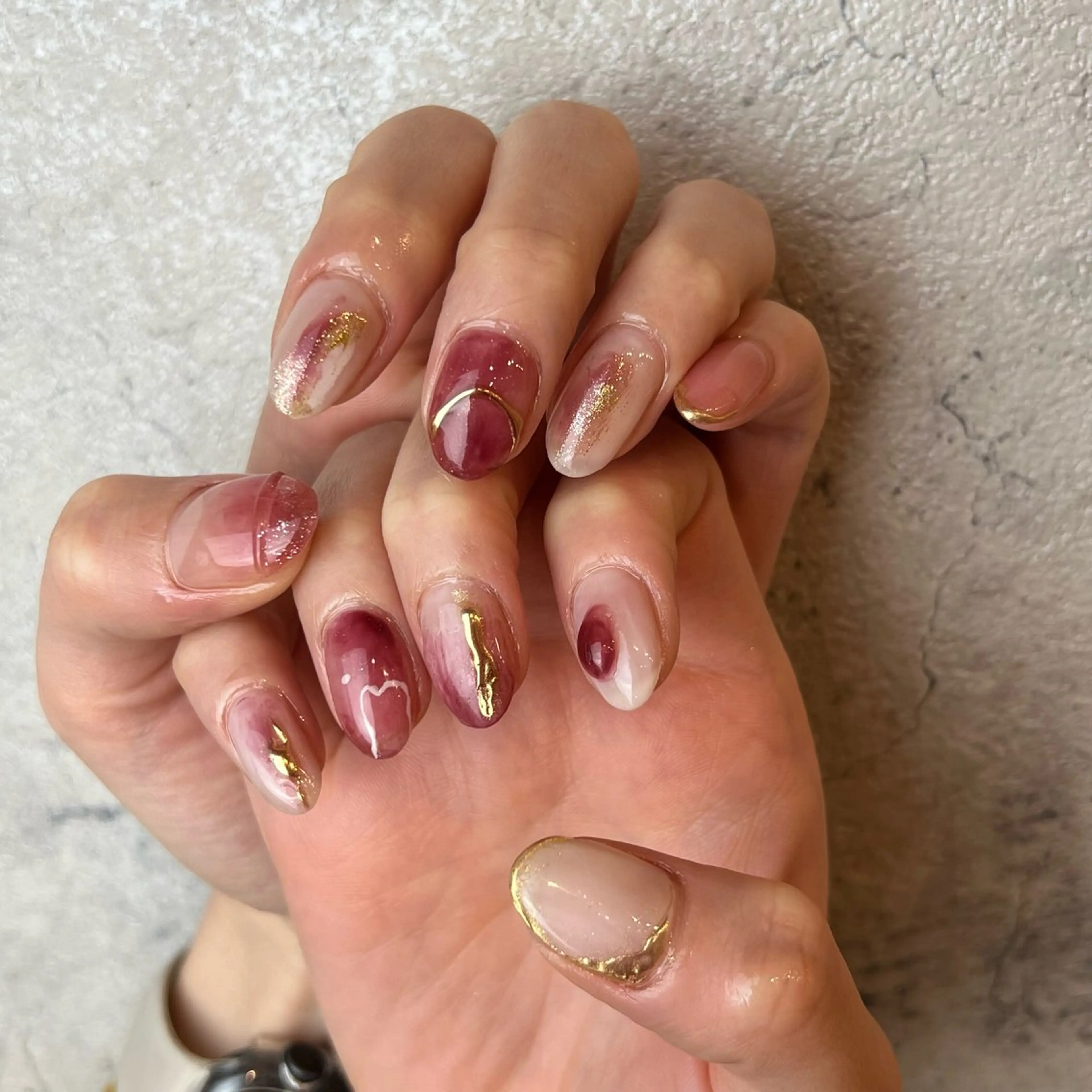 ネイル ニュアンスネイル ピンク ハンドネイル 楢本 彩耶のネイルデザイン