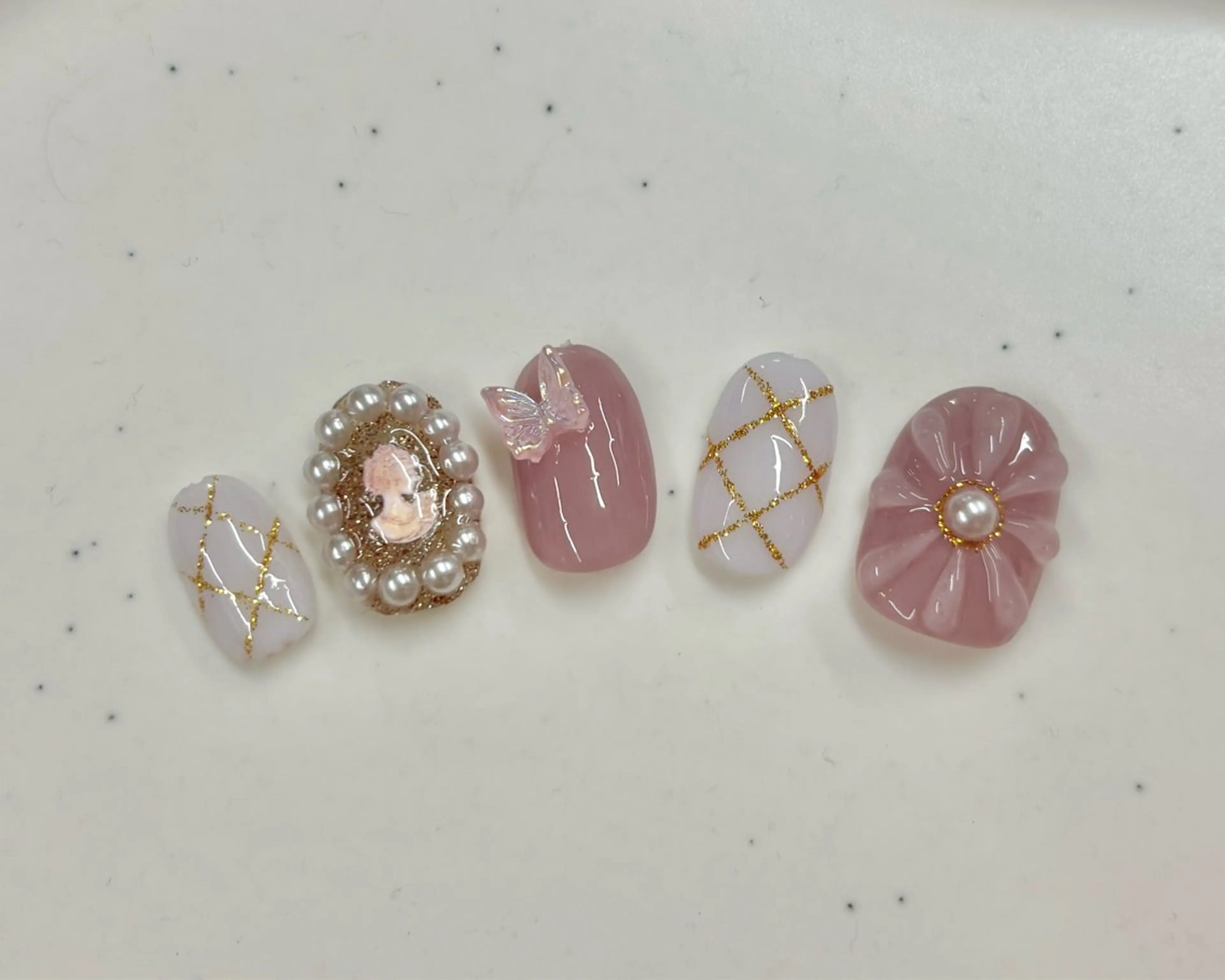 ネイル Hübsch所属・Sakura Hのネイルデザイン