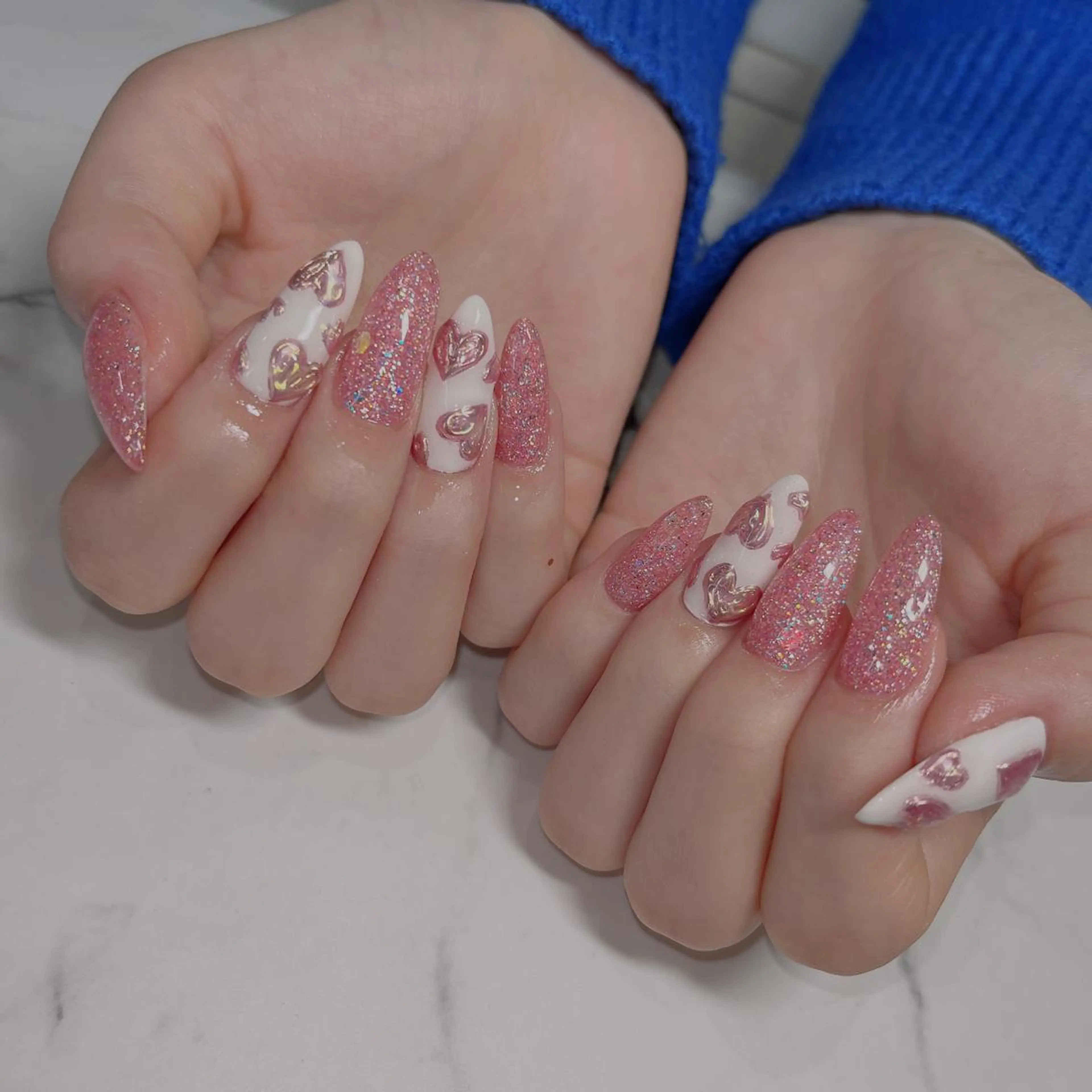 ネイル フットネイル フレンチネイル ジェルネイル ラメ(グリッター) ラメグラデーション ハンドネイル NEO Beauty Salon所属・𝐍𝐄𝐎 𝐉𝐔𝐑𝐈のネイルデザイン