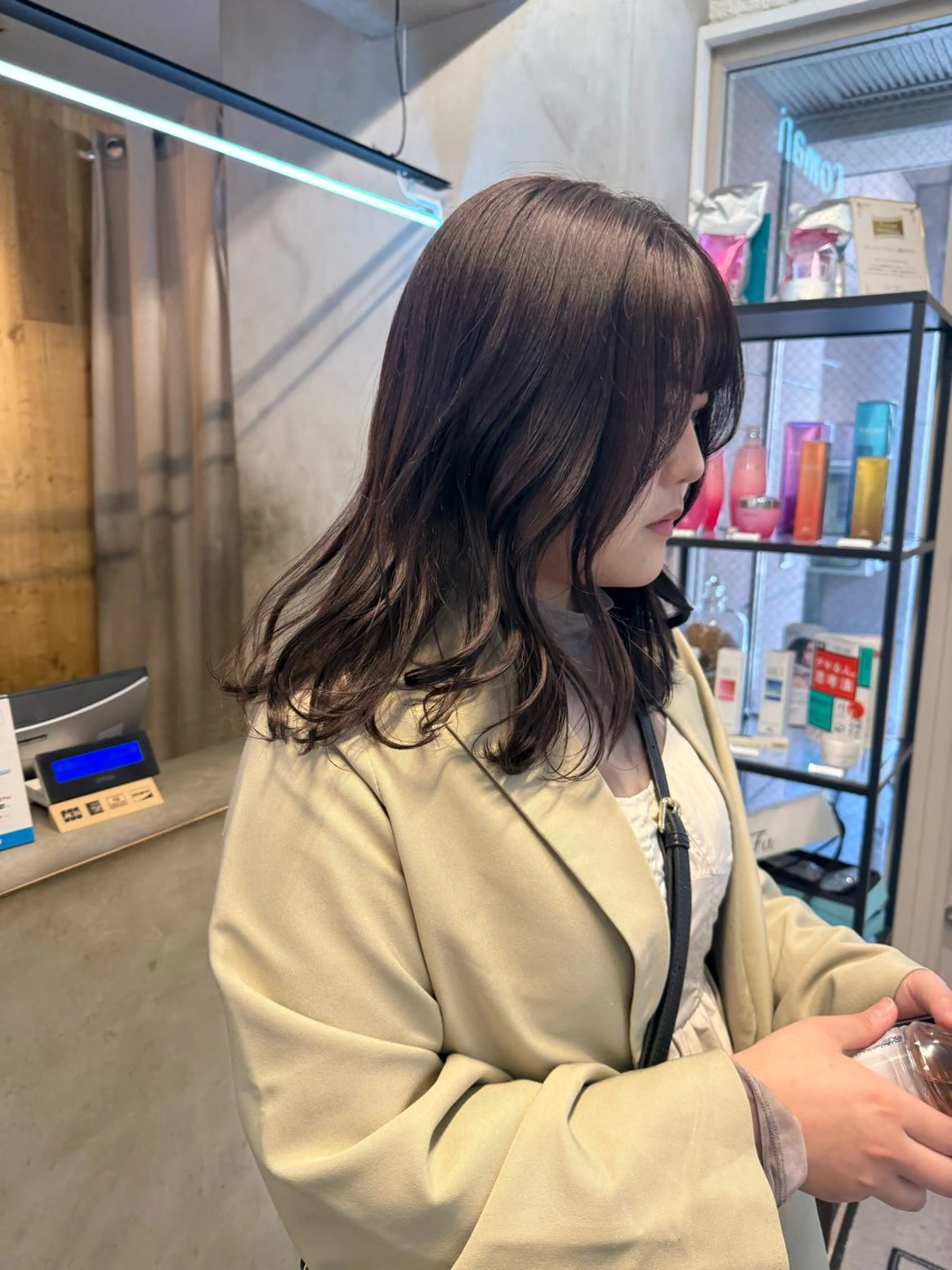 ミディアム カラー ミルクティー× グレージュMOMOのヘアスタイル