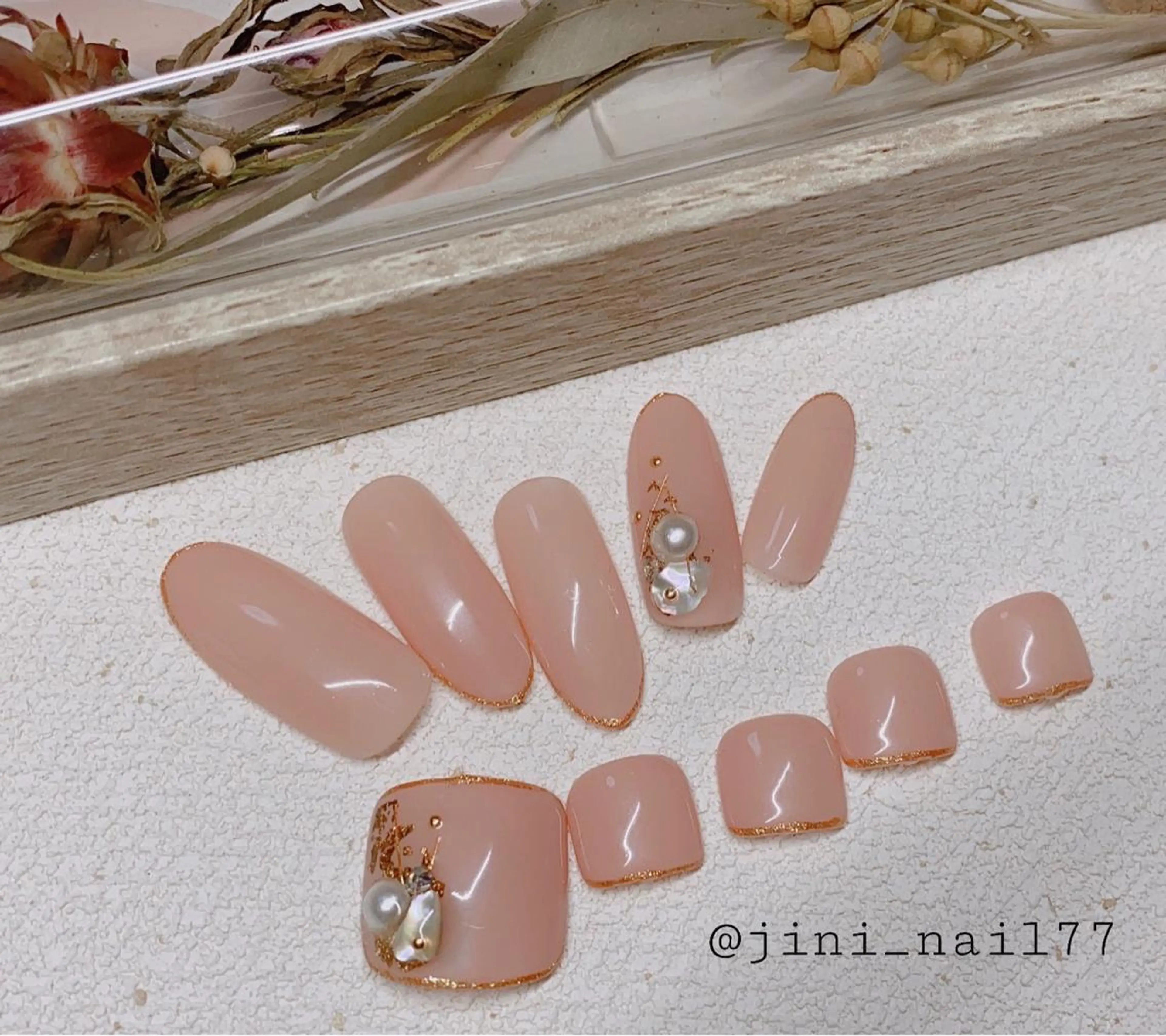 ネイル JINI NAIL所属・ジニ ネイルのネイルデザイン