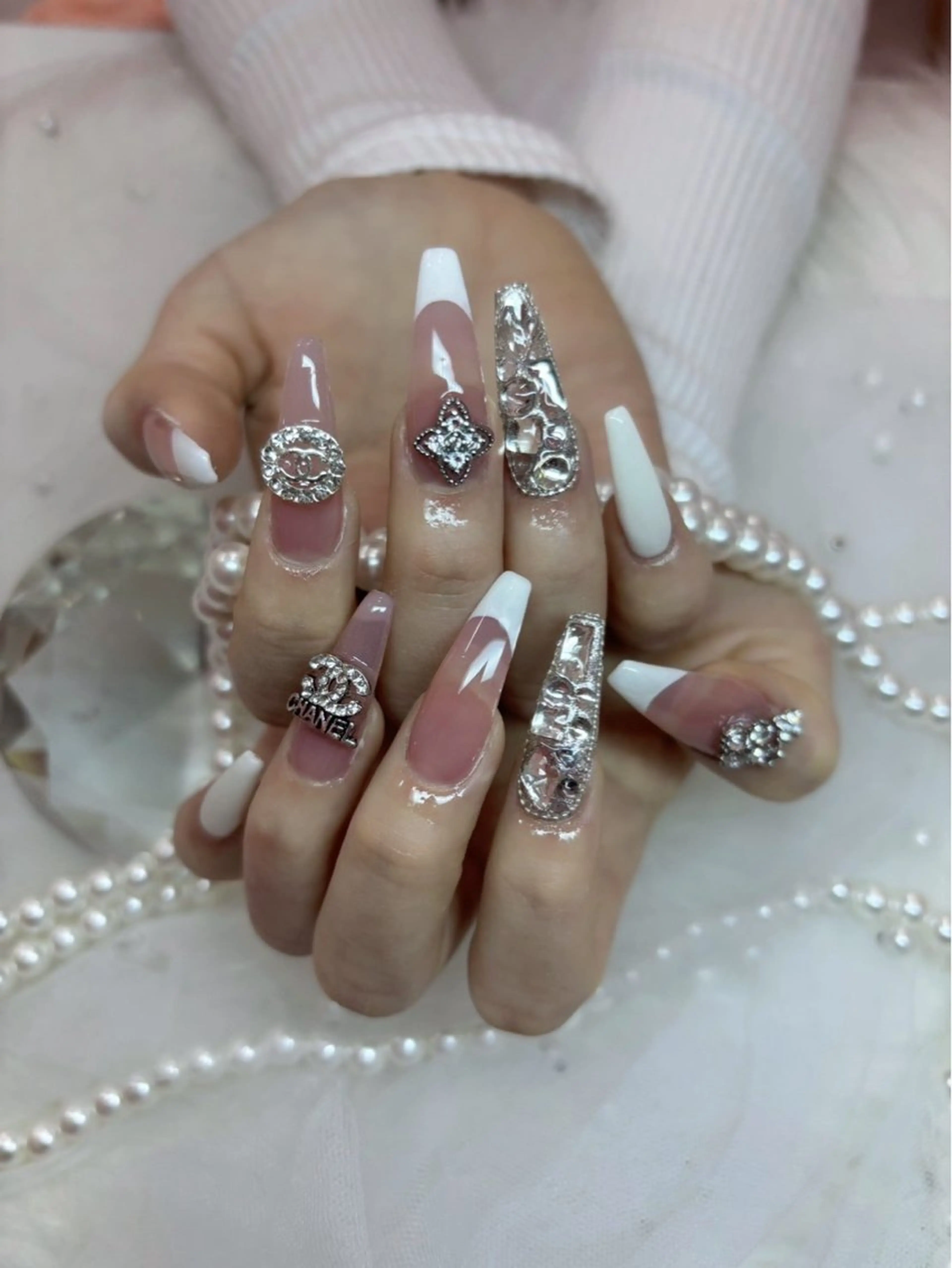 ネイル フレンチネイル ロングネイル スカルプネイル ワンホンネイル beautysalon,icy所属・矢野 愛璃のネイルデザイン