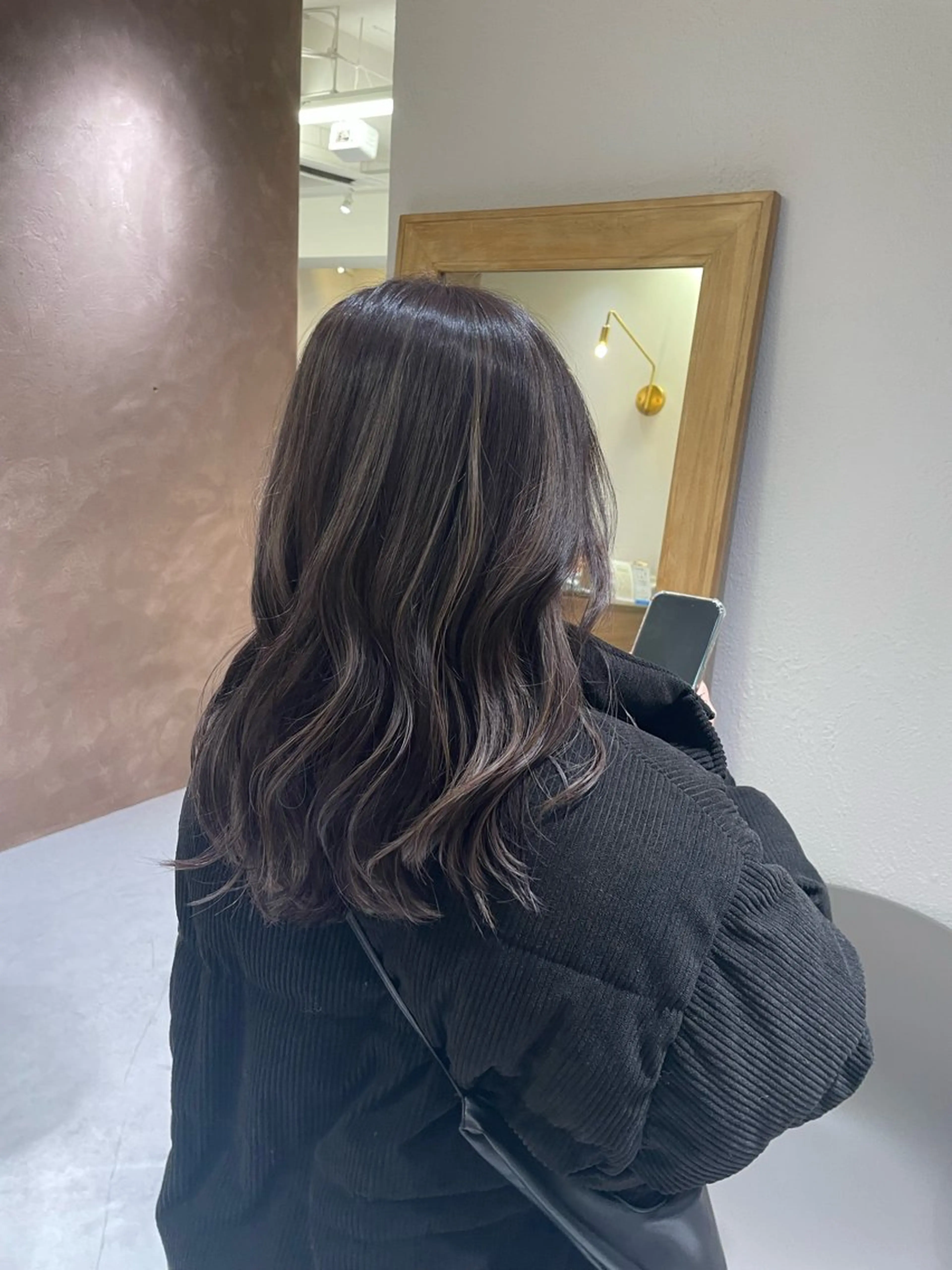 セミロング 3Dハイライト ハイライト _WHITE京橋店 佐伯 碧のヘアスタイル